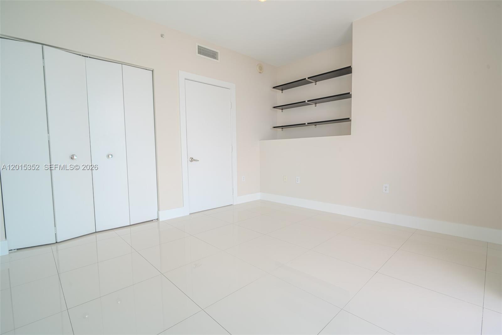 900 Biscayne Blvd #1707, Miami FL 33132