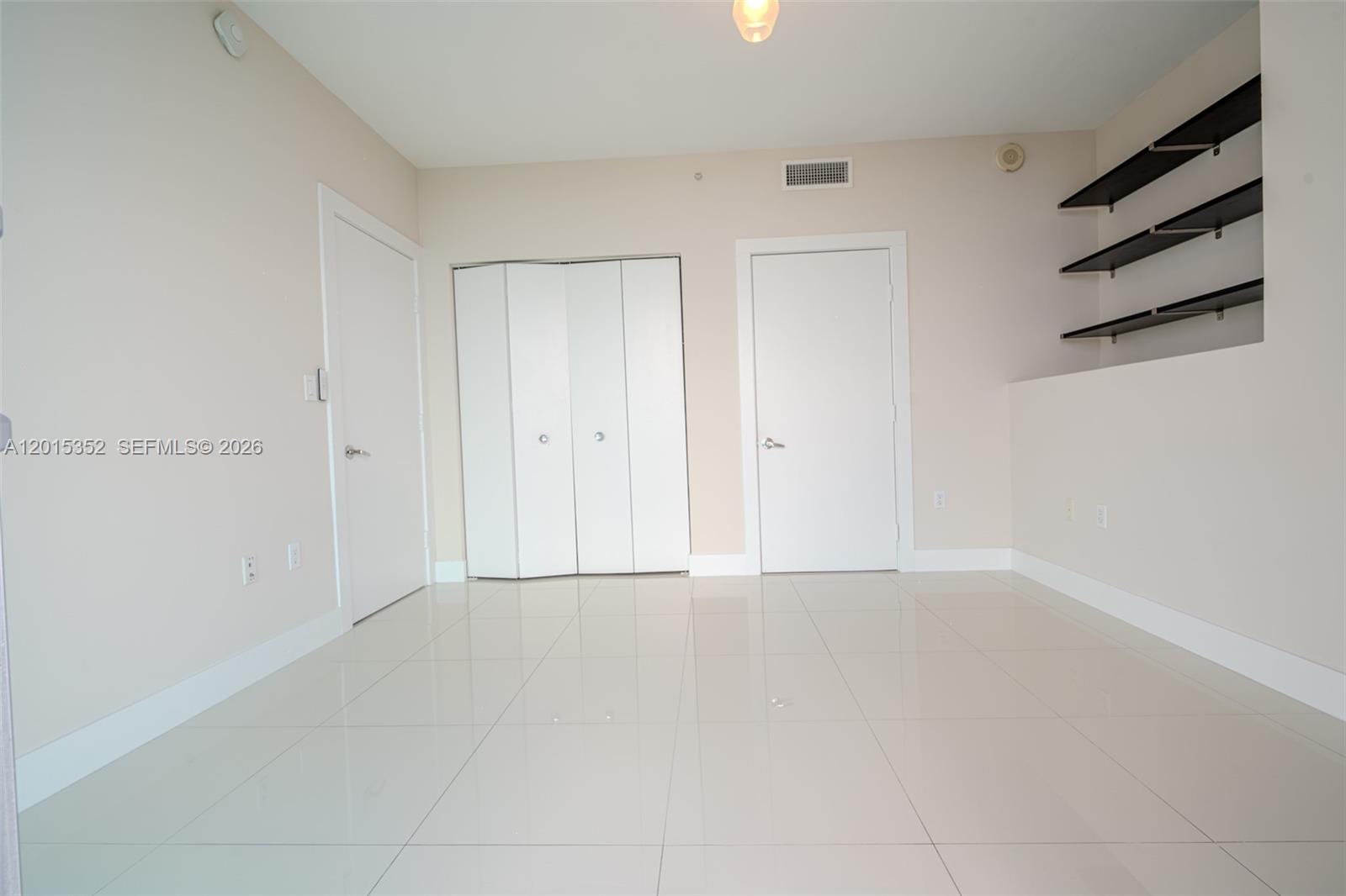 900 Biscayne Blvd #1707, Miami FL 33132