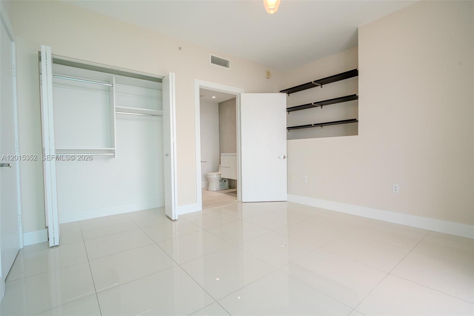 900 Biscayne Blvd #1707, Miami FL 33132
