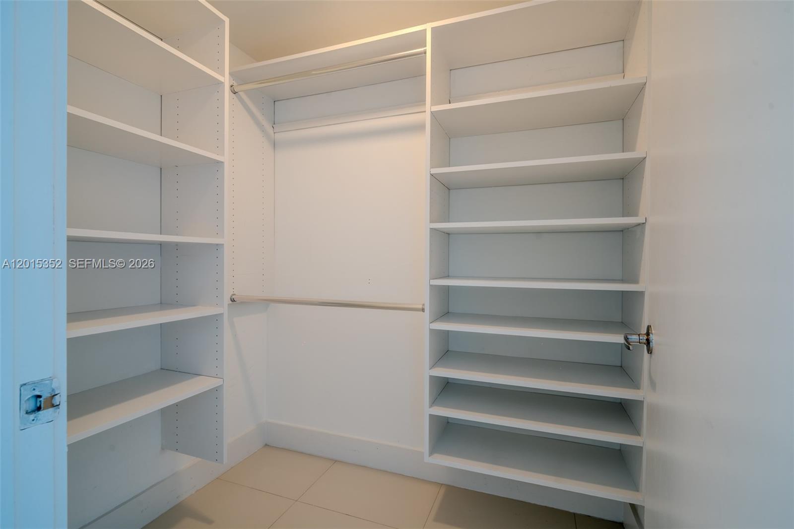 900 Biscayne Blvd #1707, Miami FL 33132
