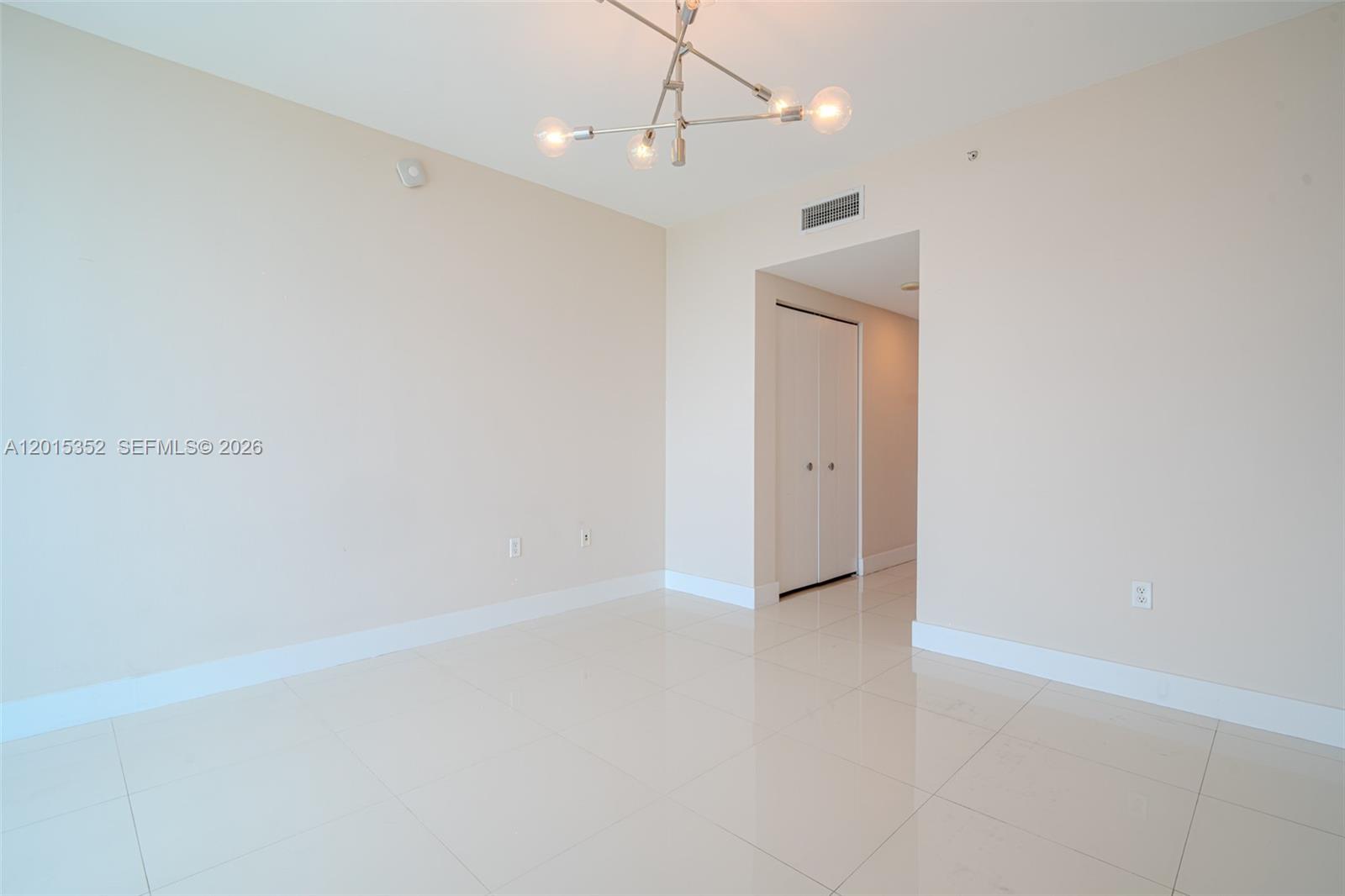 900 Biscayne Blvd #1707, Miami FL 33132