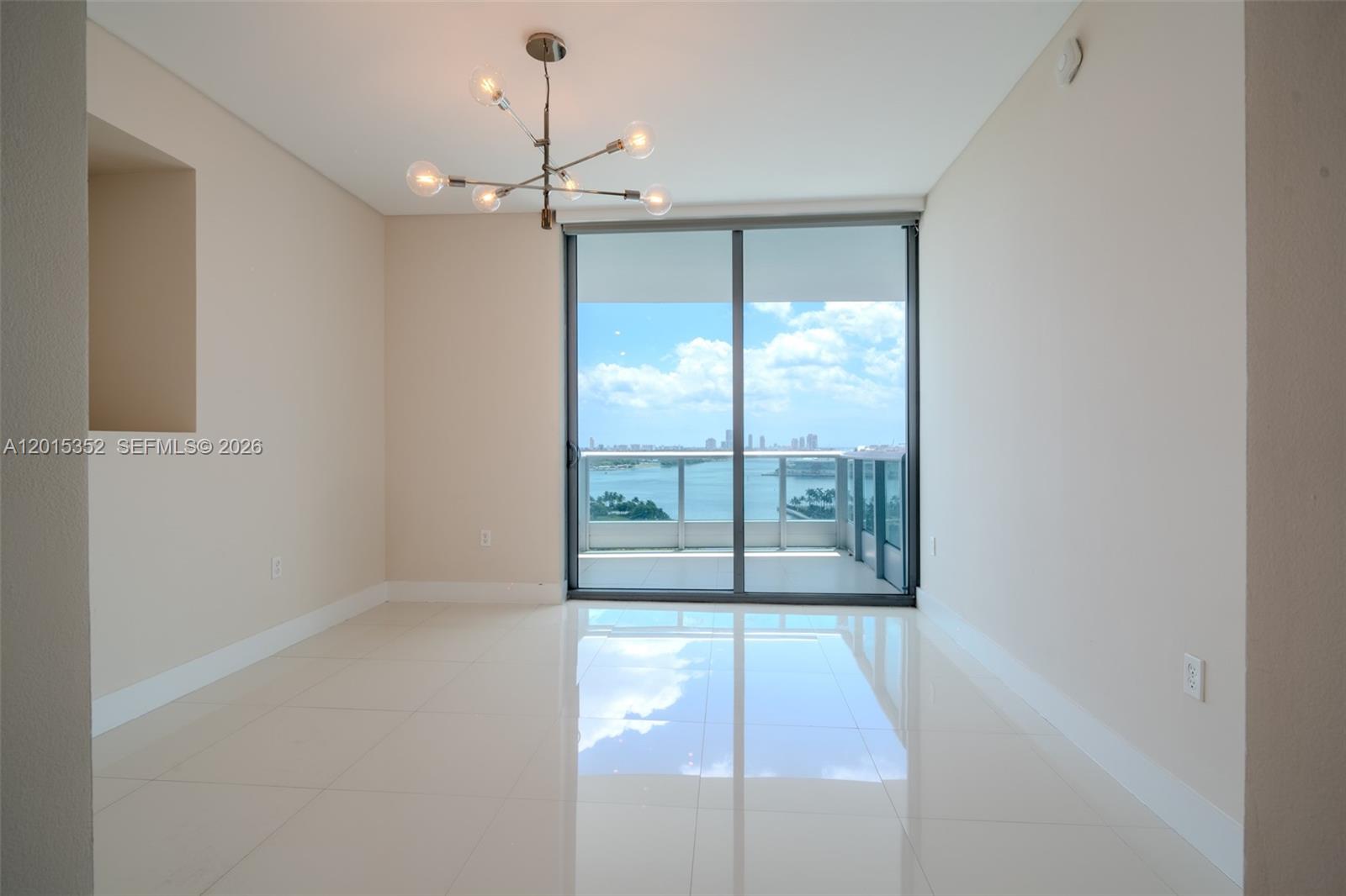 900 Biscayne Blvd #1707, Miami FL 33132