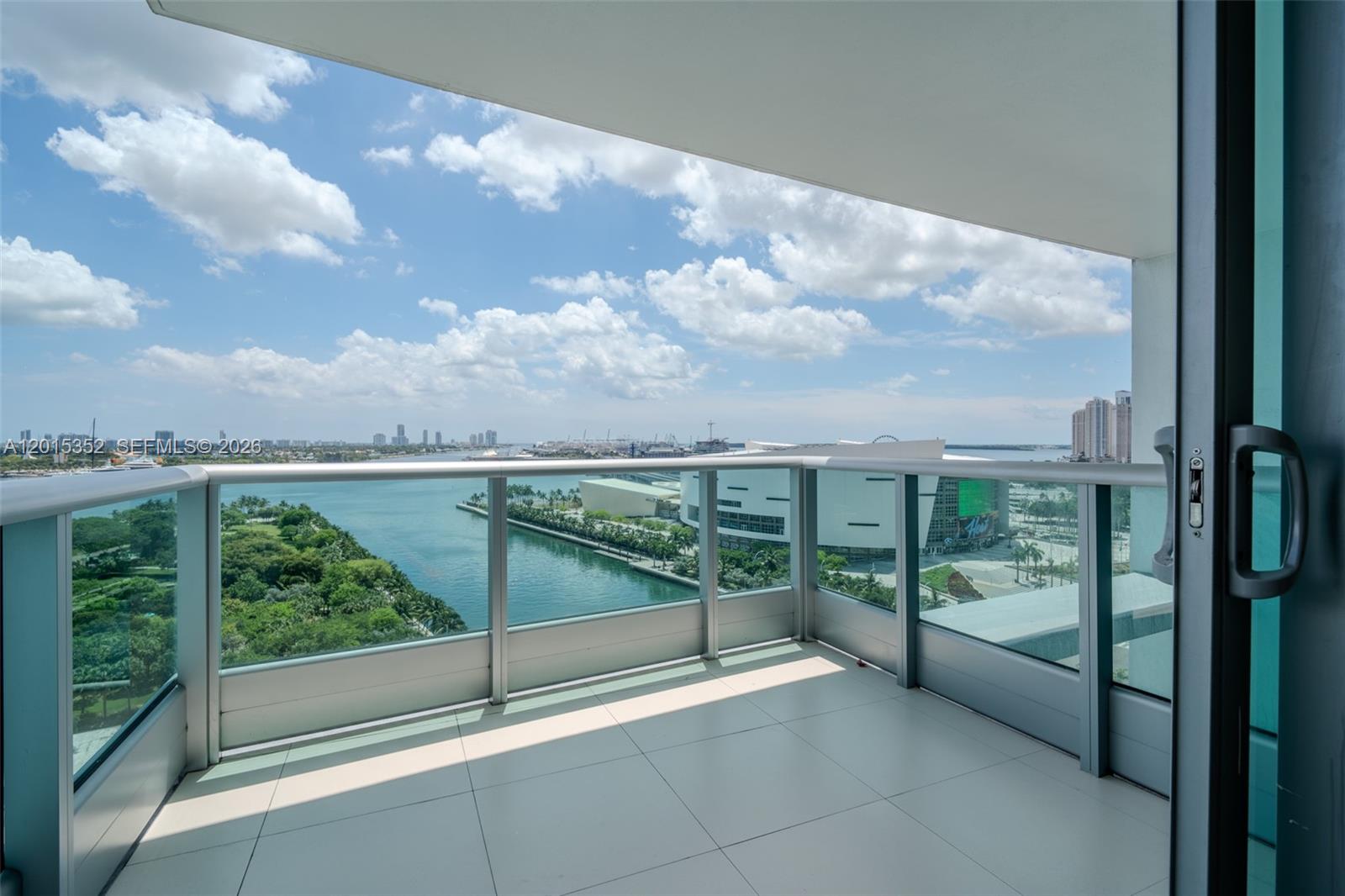 900 Biscayne Blvd #1707, Miami FL 33132