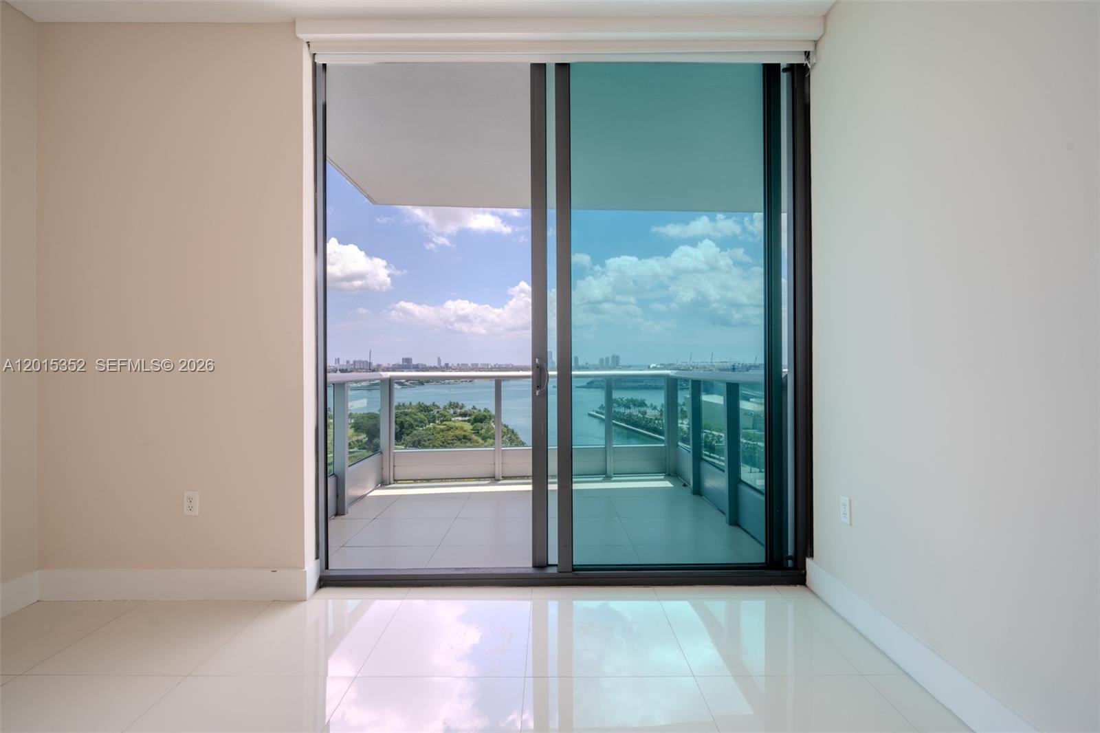 900 Biscayne Blvd #1707, Miami FL 33132