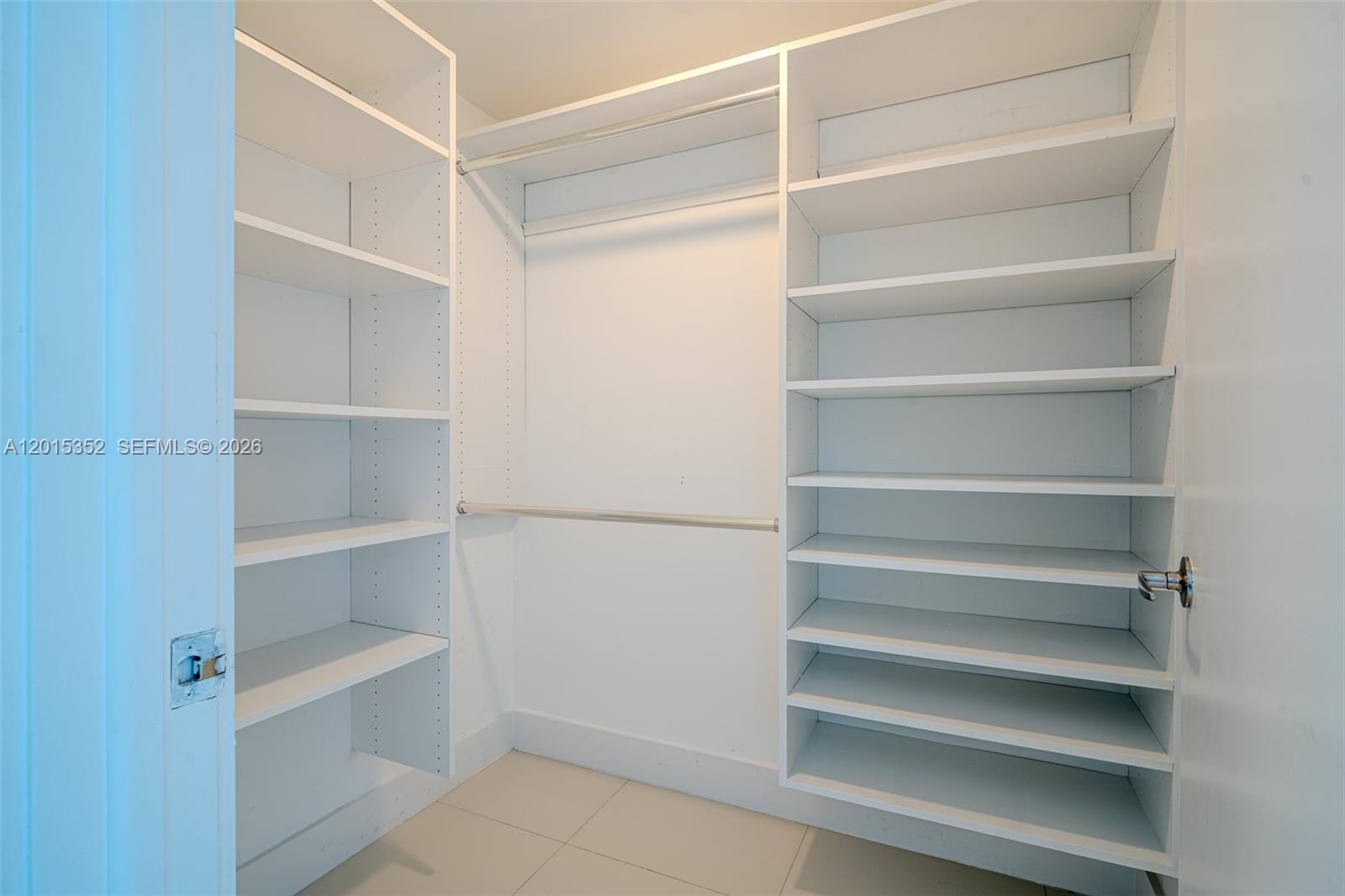900 Biscayne Blvd #1707, Miami FL 33132