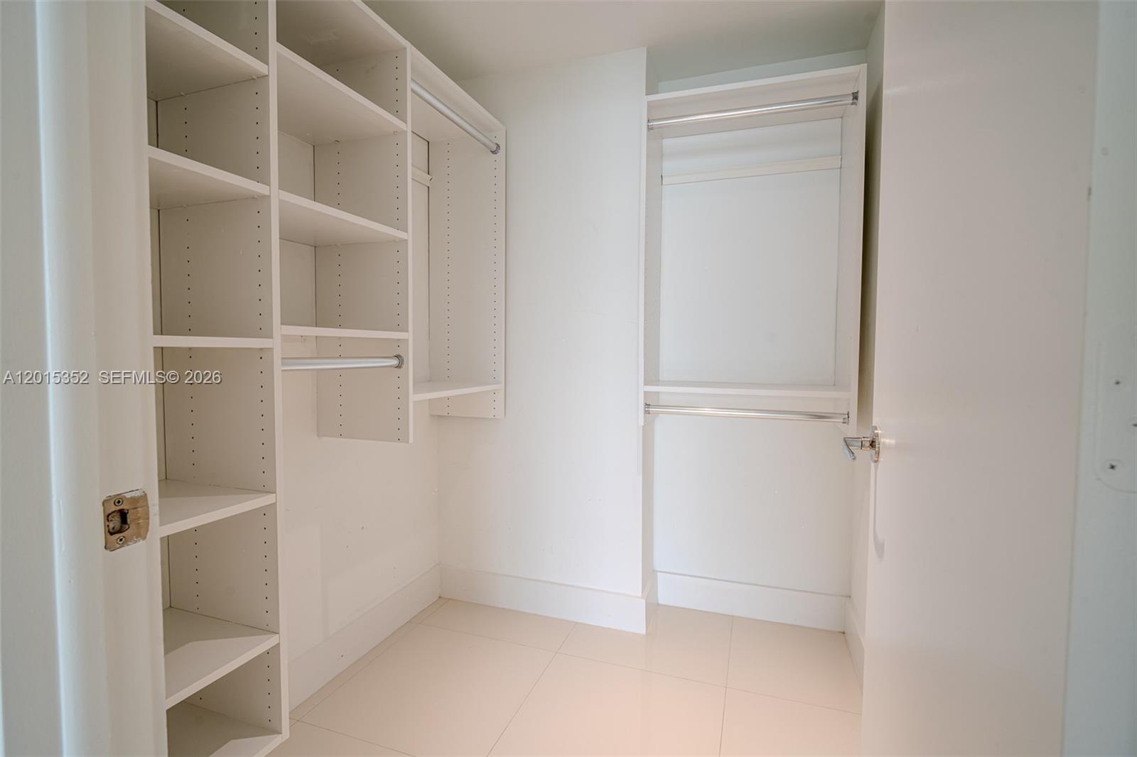 900 Biscayne Blvd #1707, Miami FL 33132