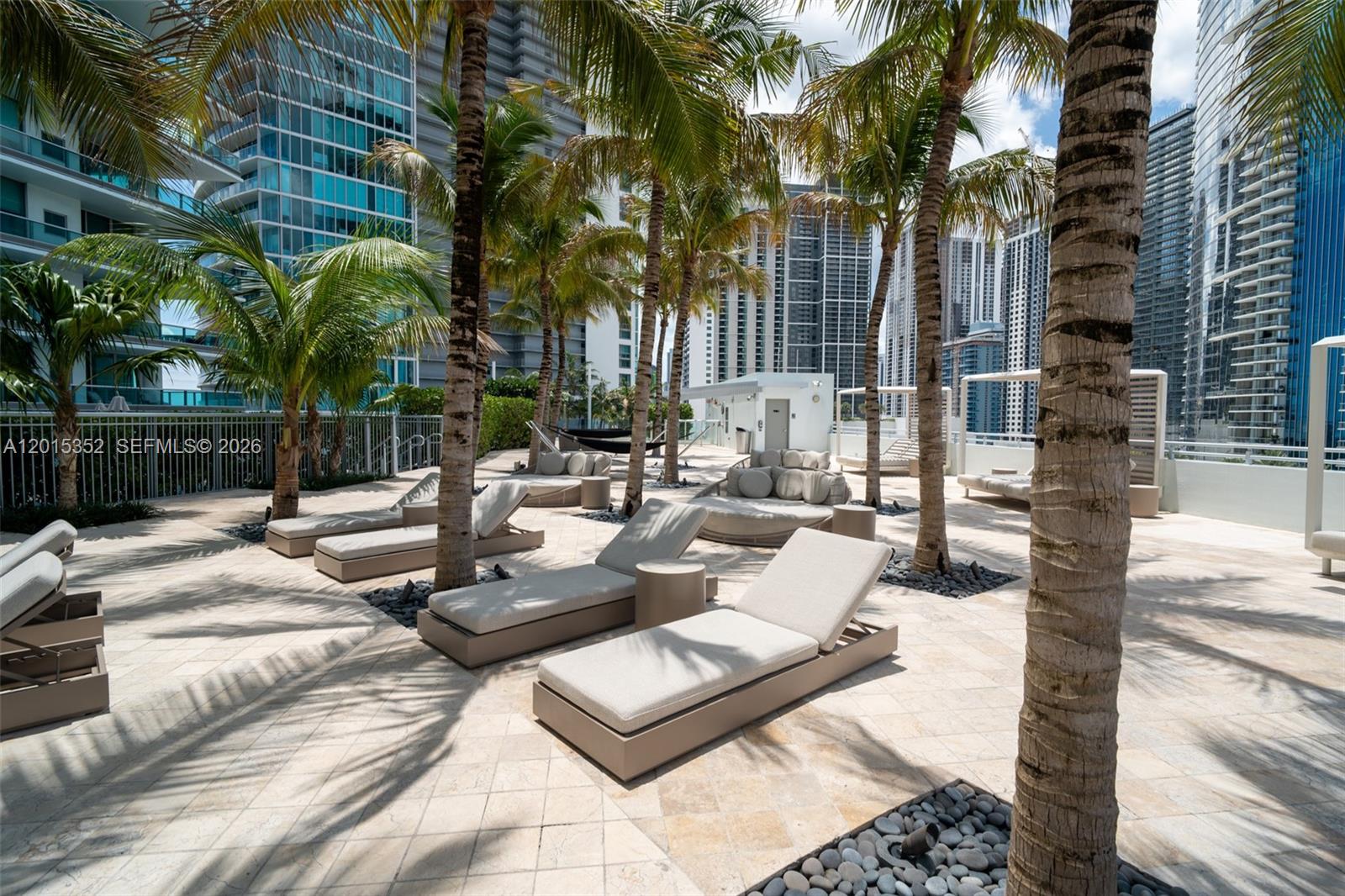 900 Biscayne Blvd #1707, Miami FL 33132