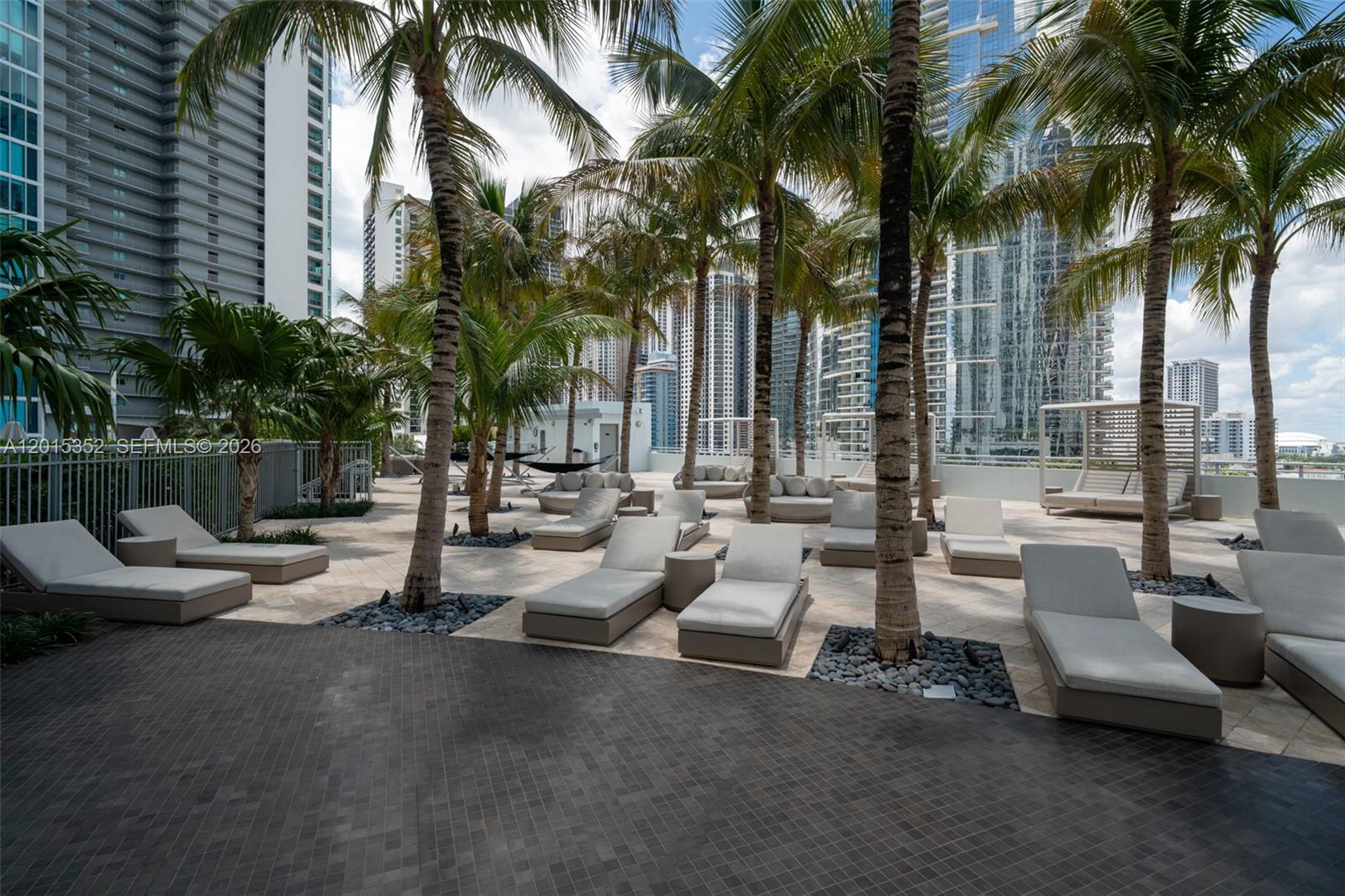 900 Biscayne Blvd #1707, Miami FL 33132