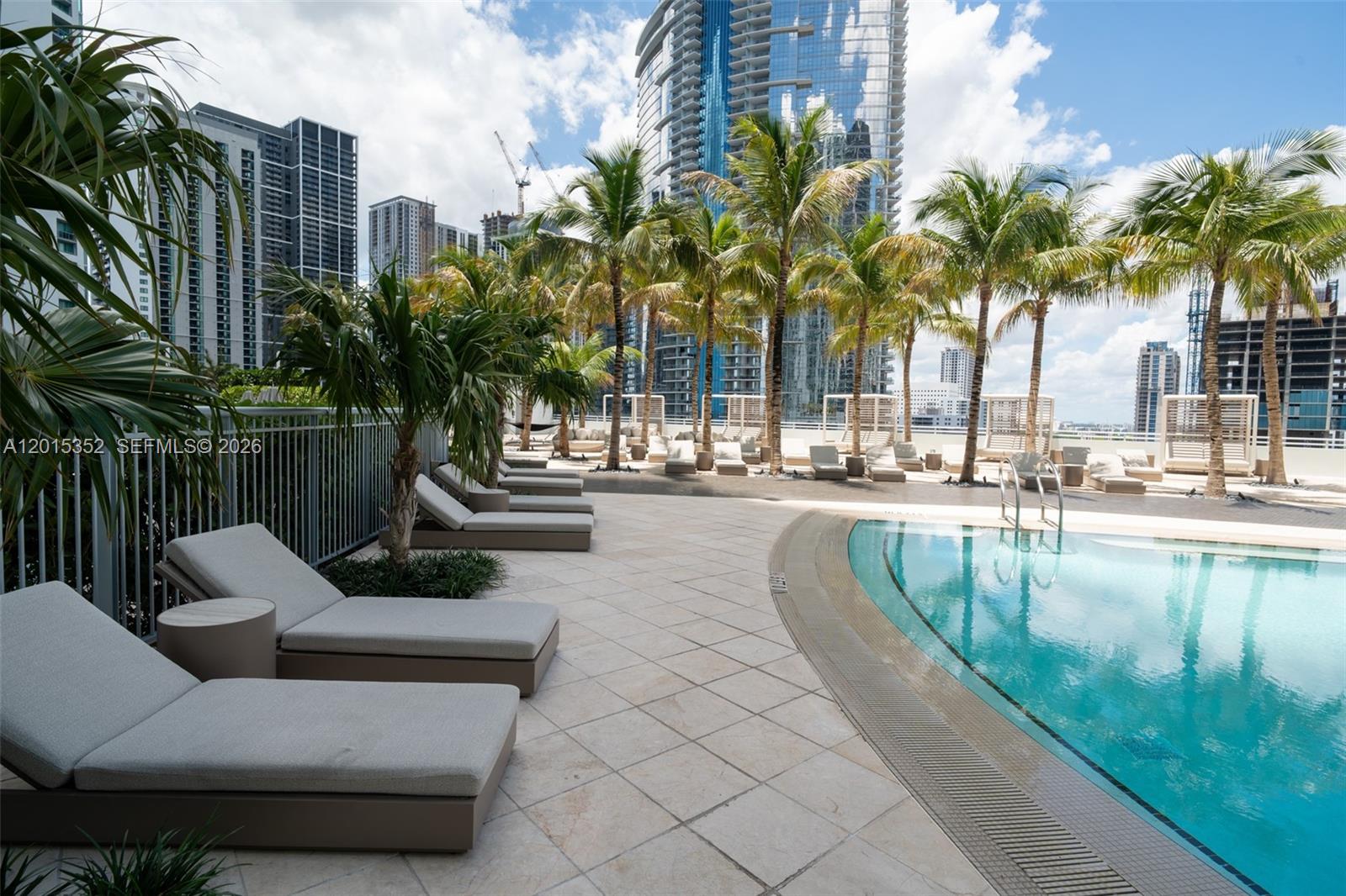 900 Biscayne Blvd #1707, Miami FL 33132