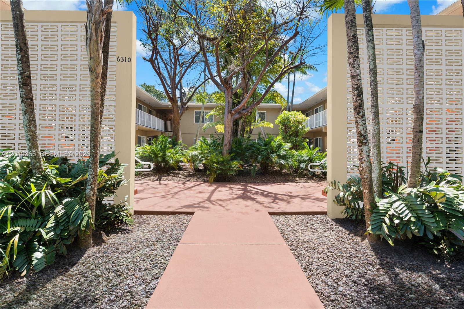 6330 SW 79th St #4, South Miami FL 33143