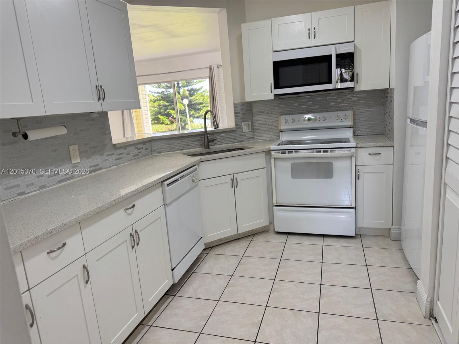 3441 NW 44th St #104, Oakland Park FL 33309