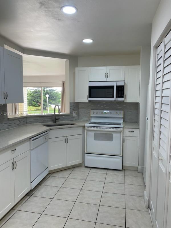 3441 NW 44th St #104, Oakland Park FL 33309