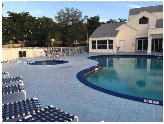 3441 NW 44th St #104, Oakland Park FL 33309