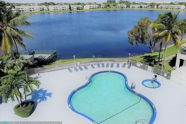 3441 NW 44th St #104, Oakland Park FL 33309