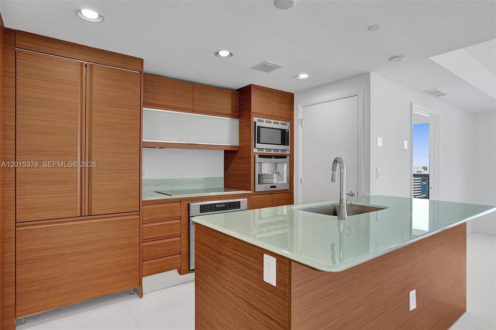 5875 Collins Ave #1803, Miami Beach FL 33140