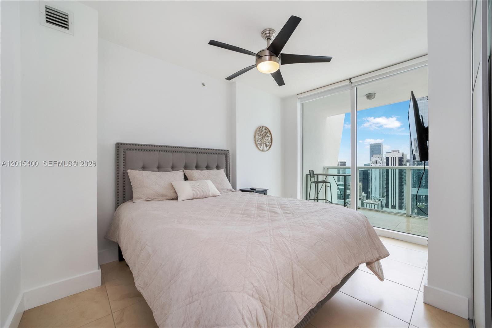 41 SE 5th St #2410, Miami FL 33131