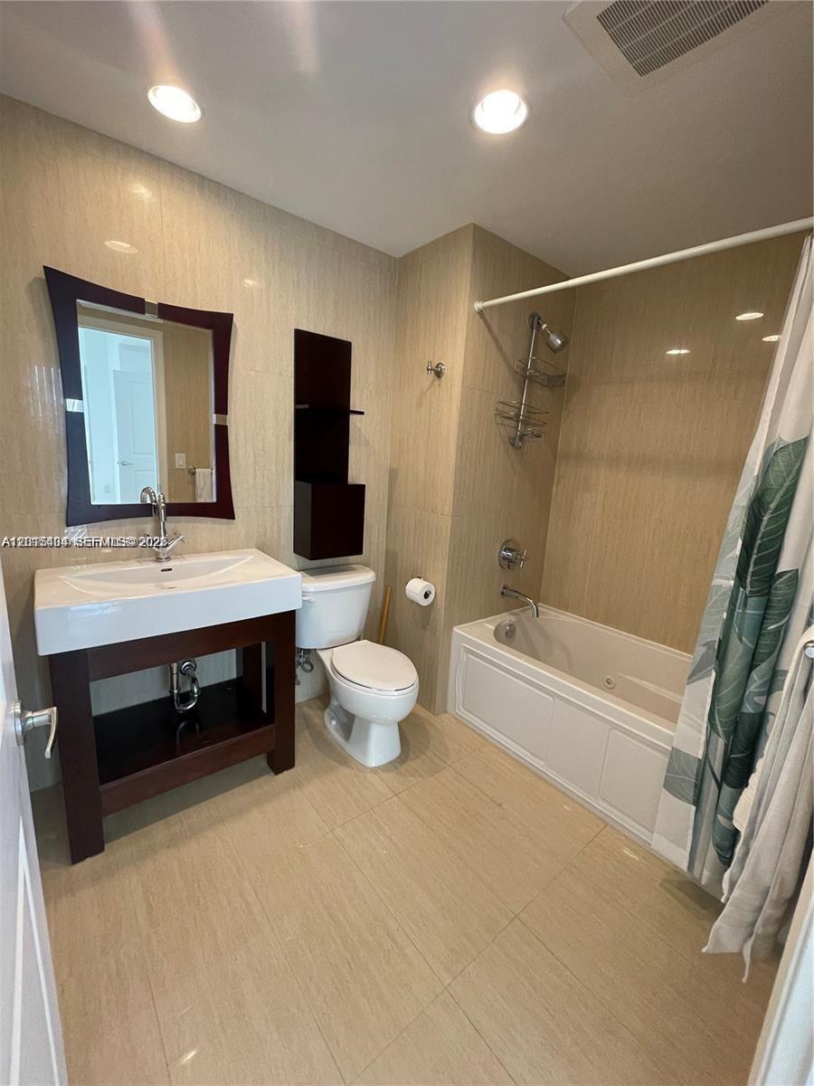10 Aragon Ave #1220, Coral Gables FL 33134