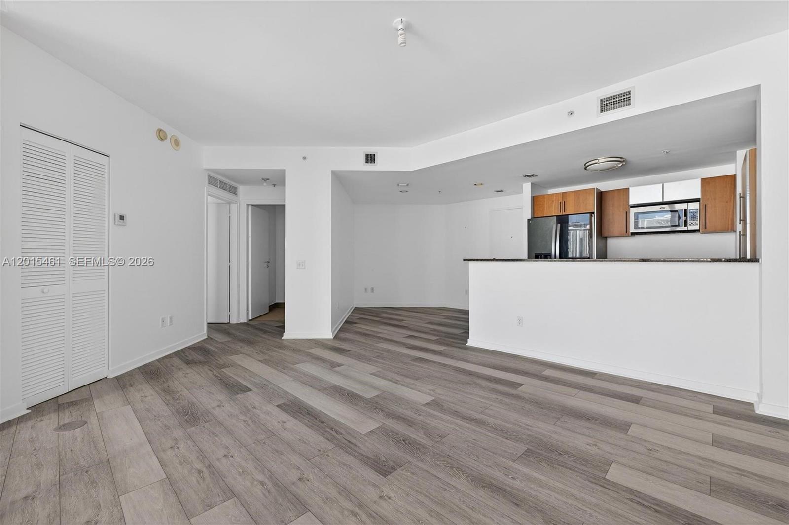 300 S Biscayne Blvd #T-2407, Miami FL 33131