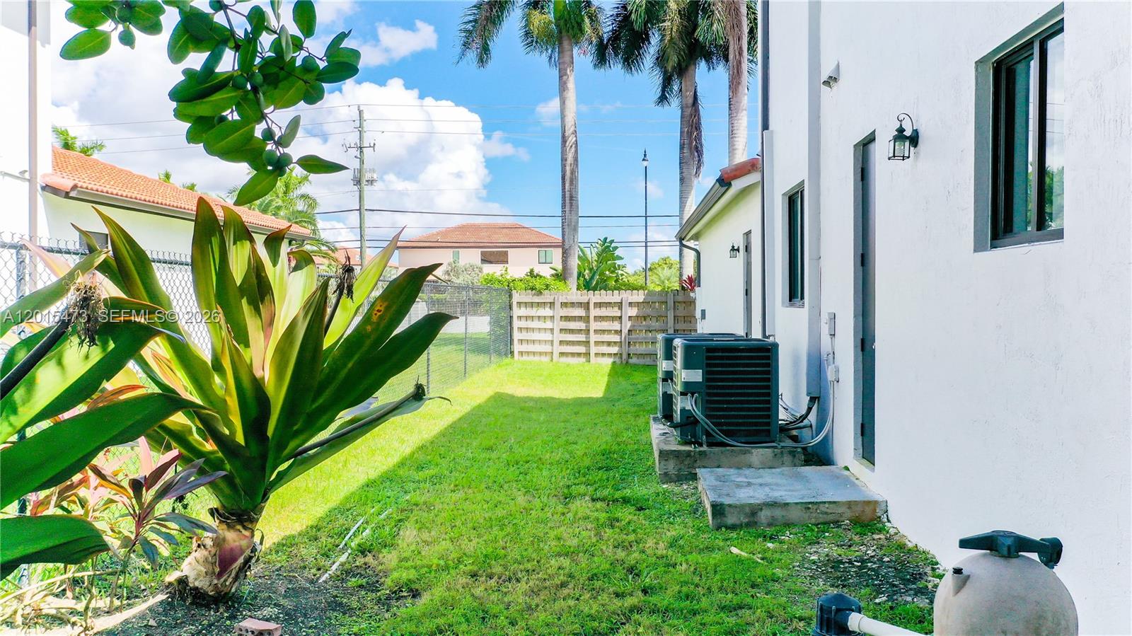 6950 SW 97th Ave, Miami FL 33173