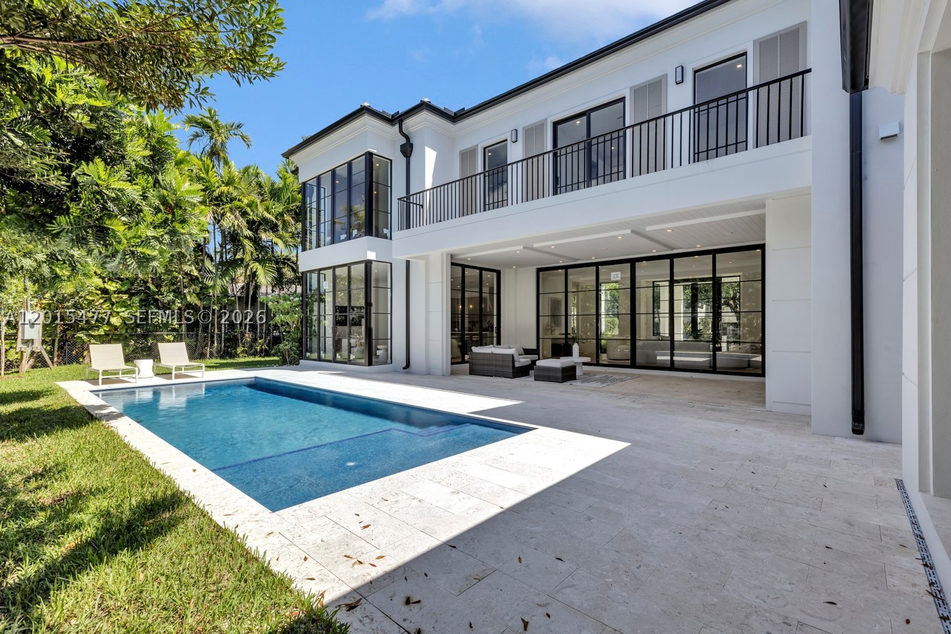 1220 S Alhambra Cir, Coral Gables FL 33146