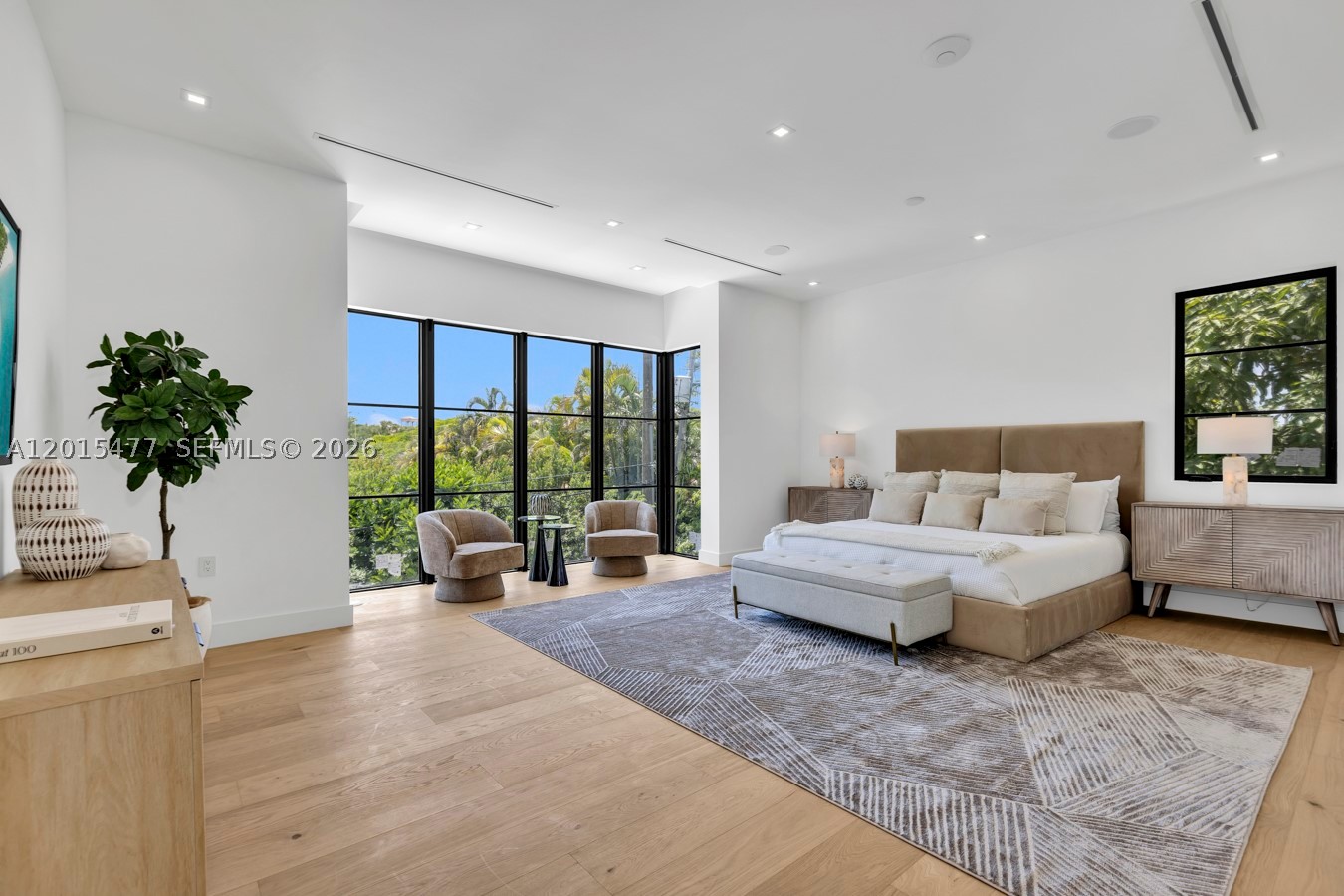 1220 S Alhambra Cir, Coral Gables FL 33146