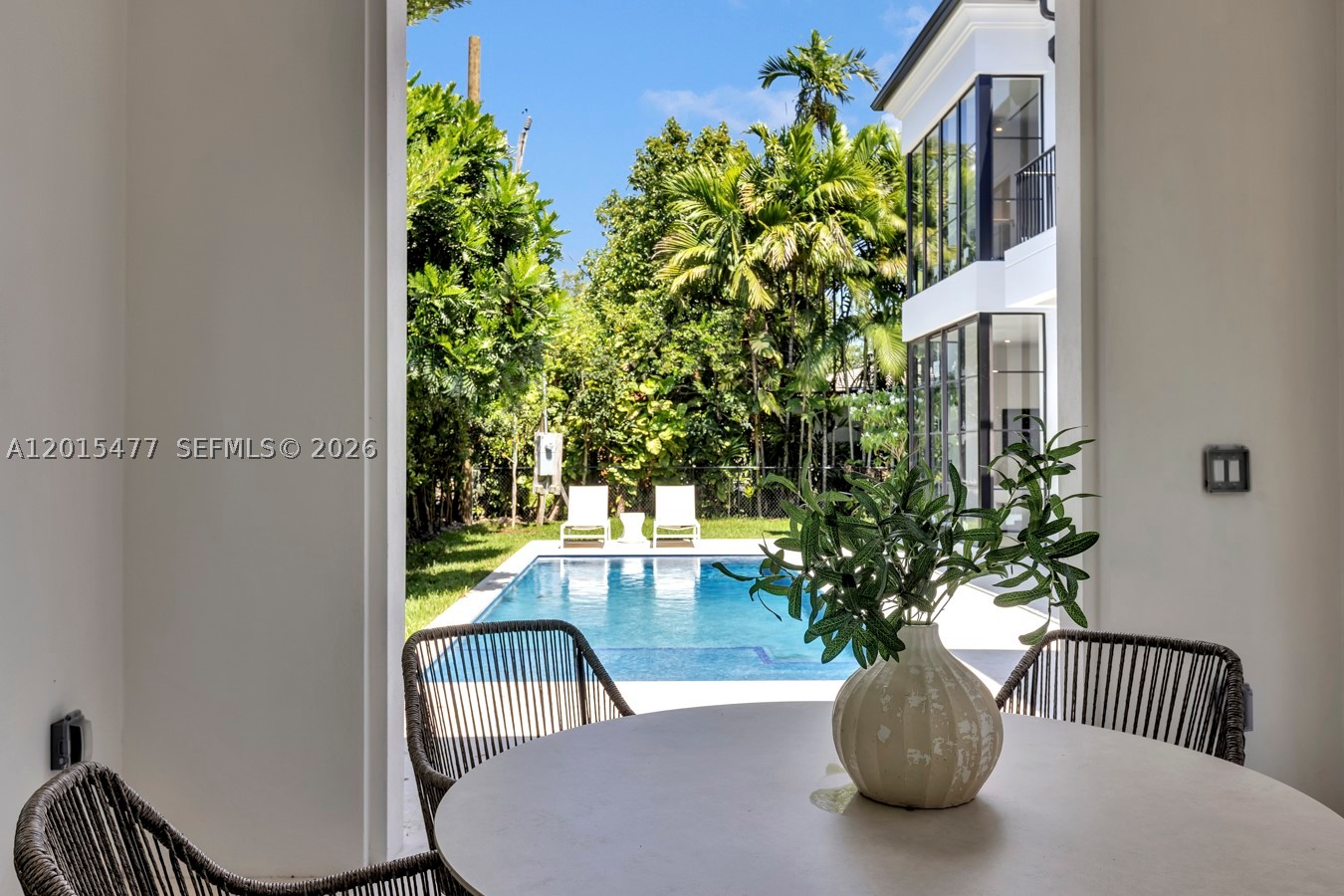 1220 S Alhambra Cir, Coral Gables FL 33146