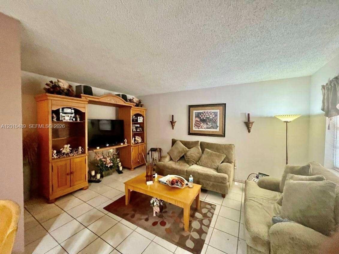 1460 N 43rd Pl #106, Hialeah FL 33012
