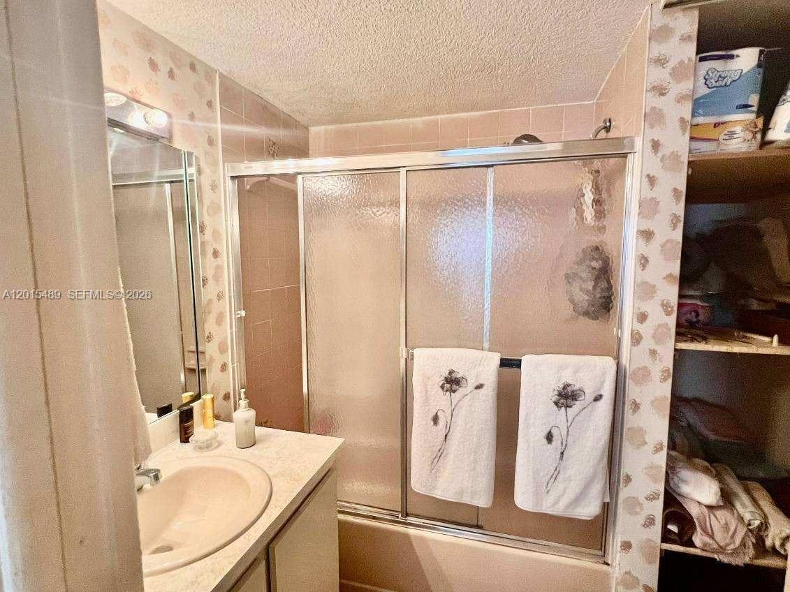 1460 N 43rd Pl #106, Hialeah FL 33012