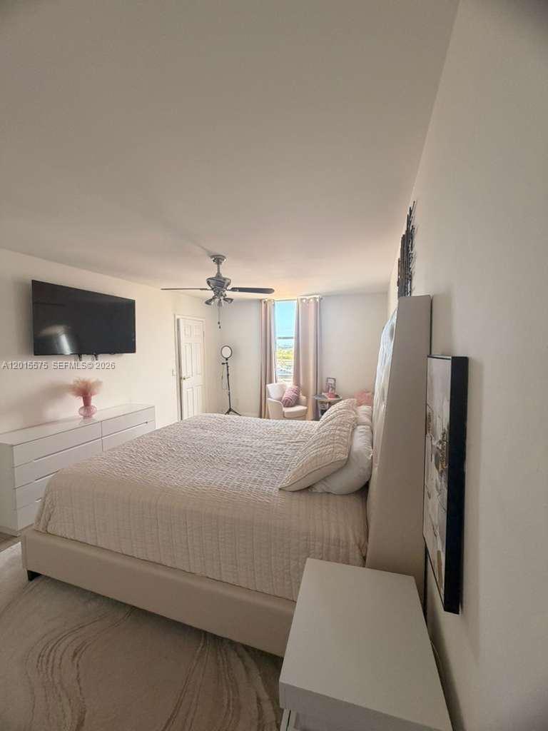 13499 Biscayne Blvd #906, North Miami FL 33181