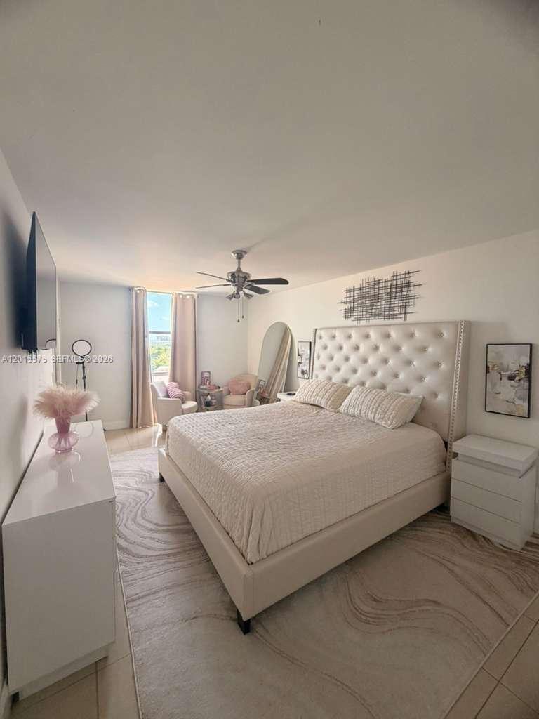 13499 Biscayne Blvd #906, North Miami FL 33181