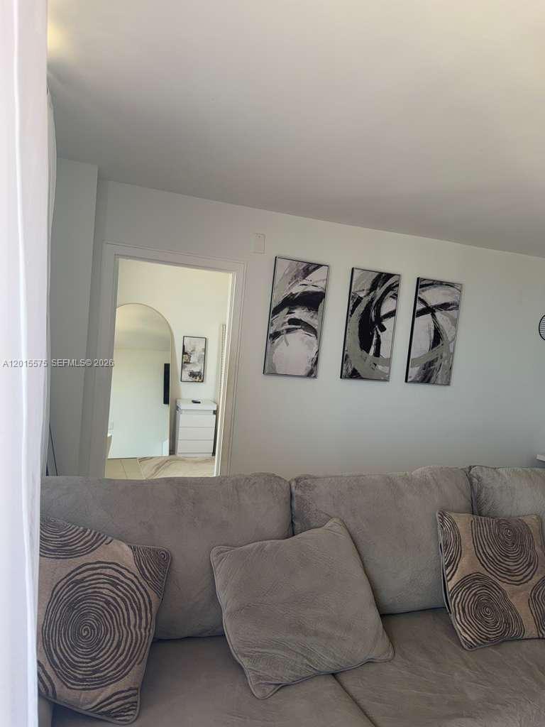 13499 Biscayne Blvd #906, North Miami FL 33181