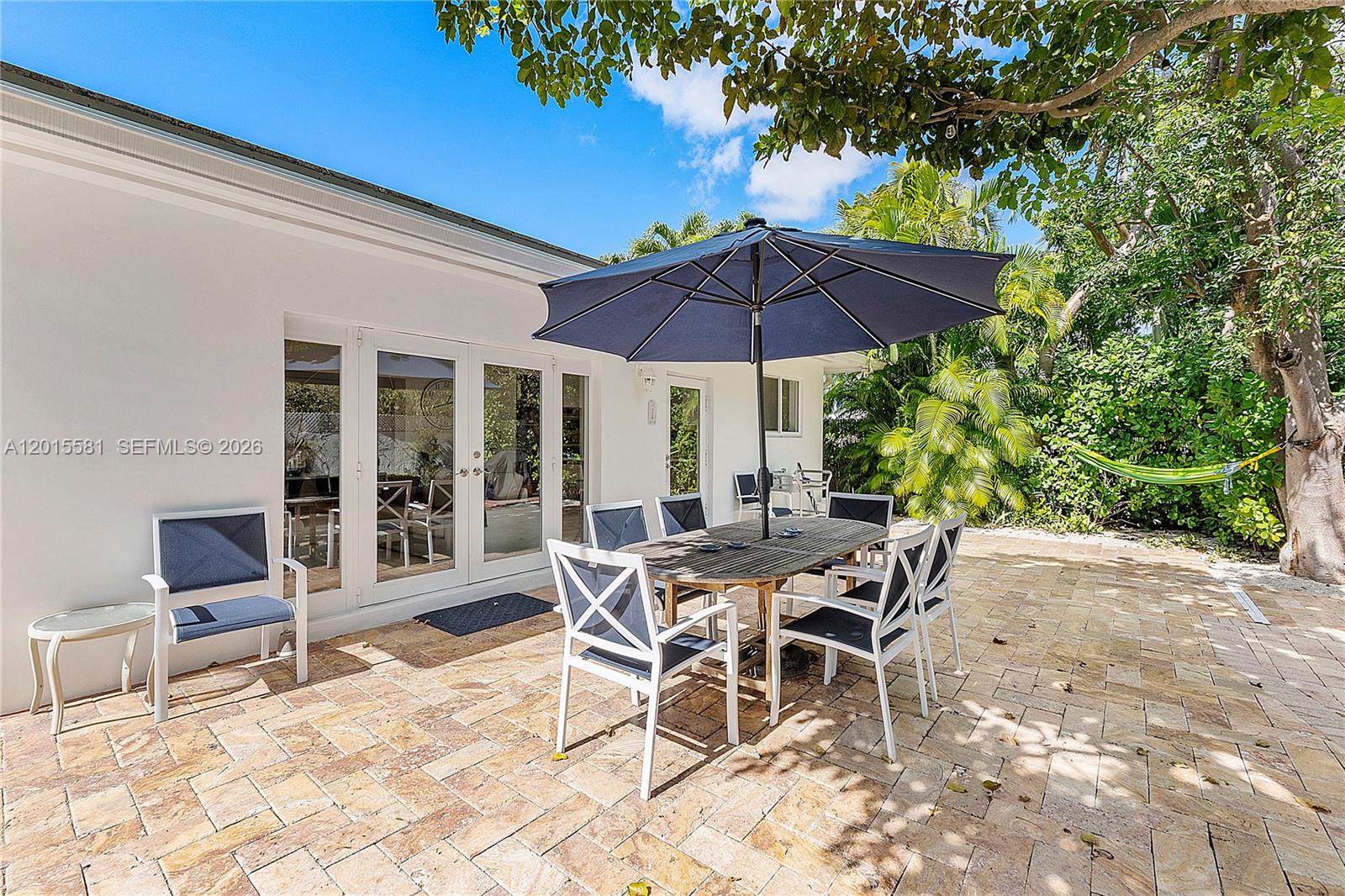 301 Hampton Ln, Key Biscayne FL 33149