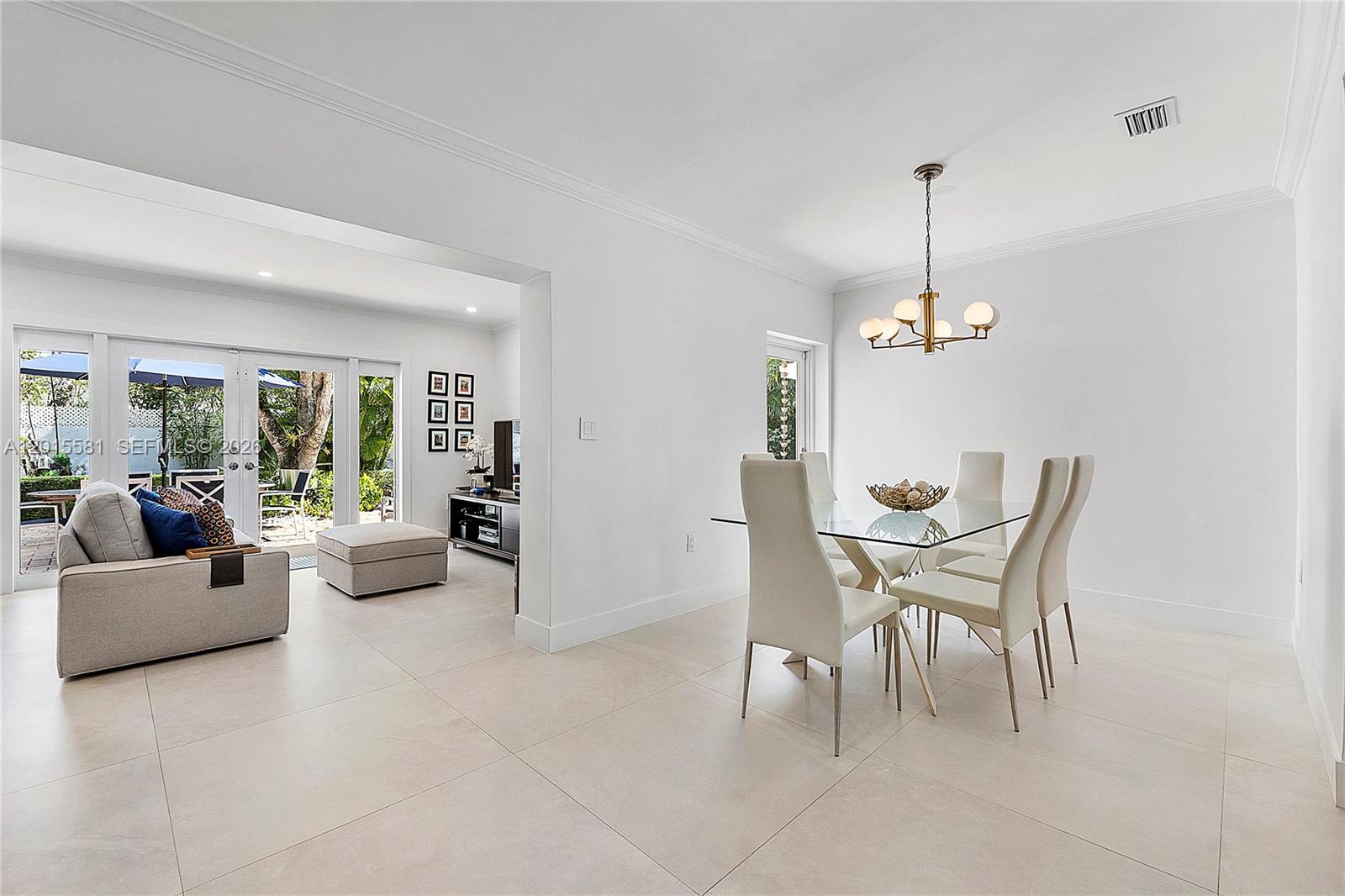 301 Hampton Ln, Key Biscayne FL 33149