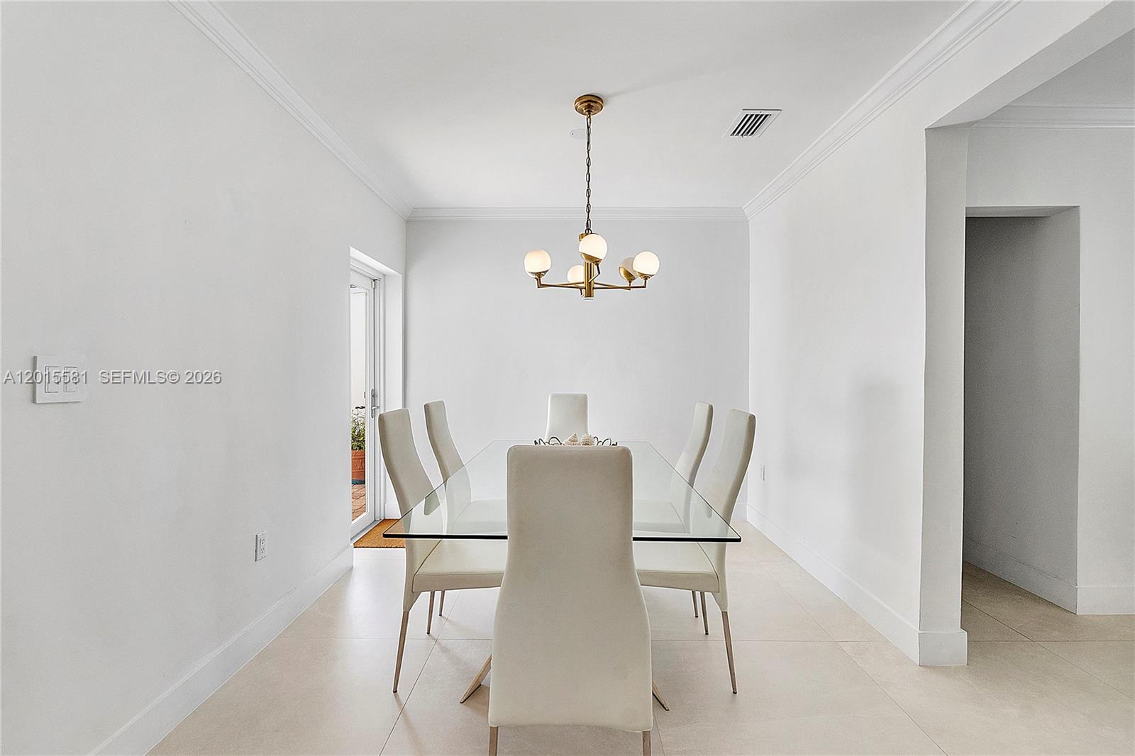 301 Hampton Ln, Key Biscayne FL 33149