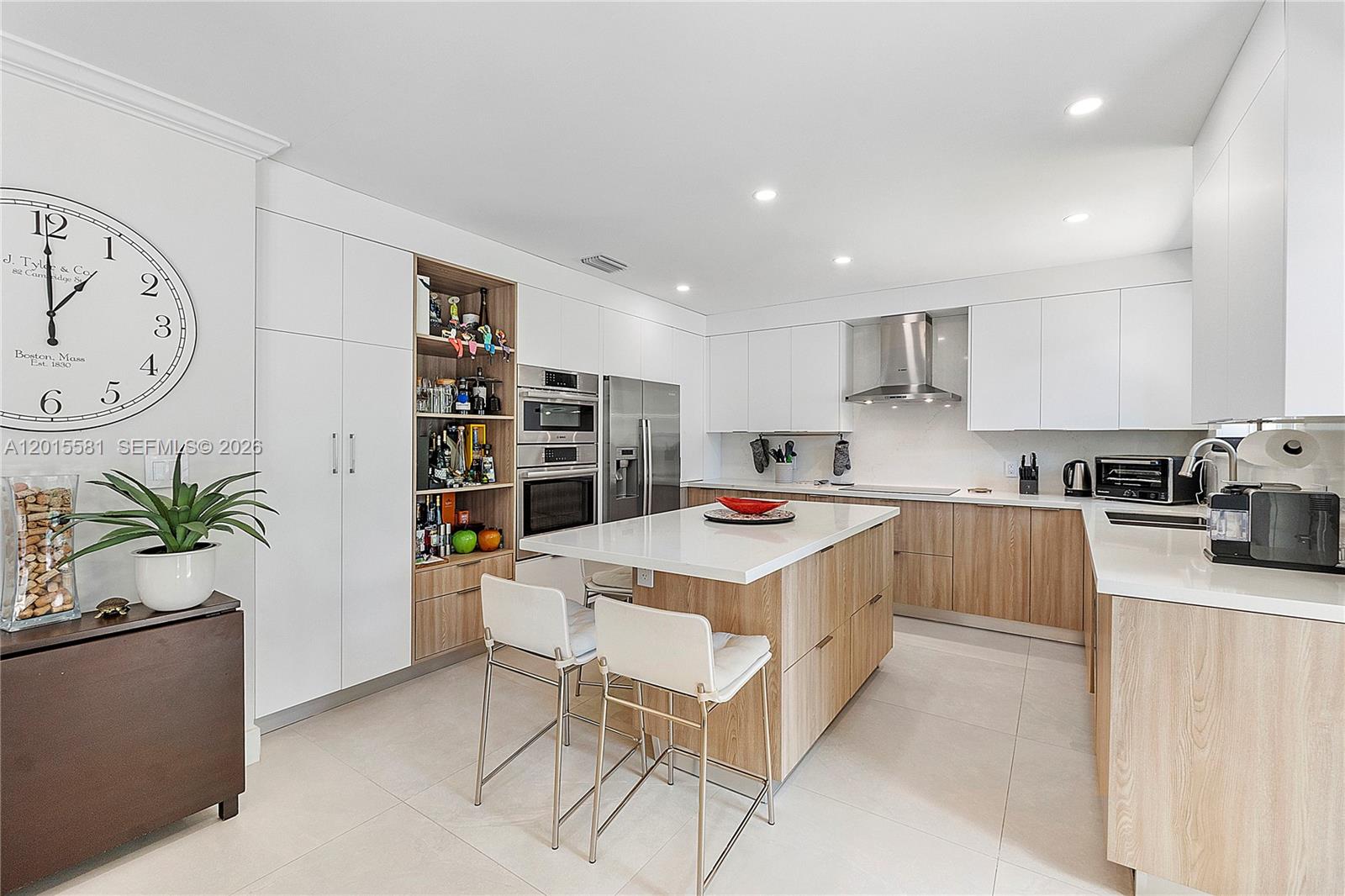 301 Hampton Ln, Key Biscayne FL 33149