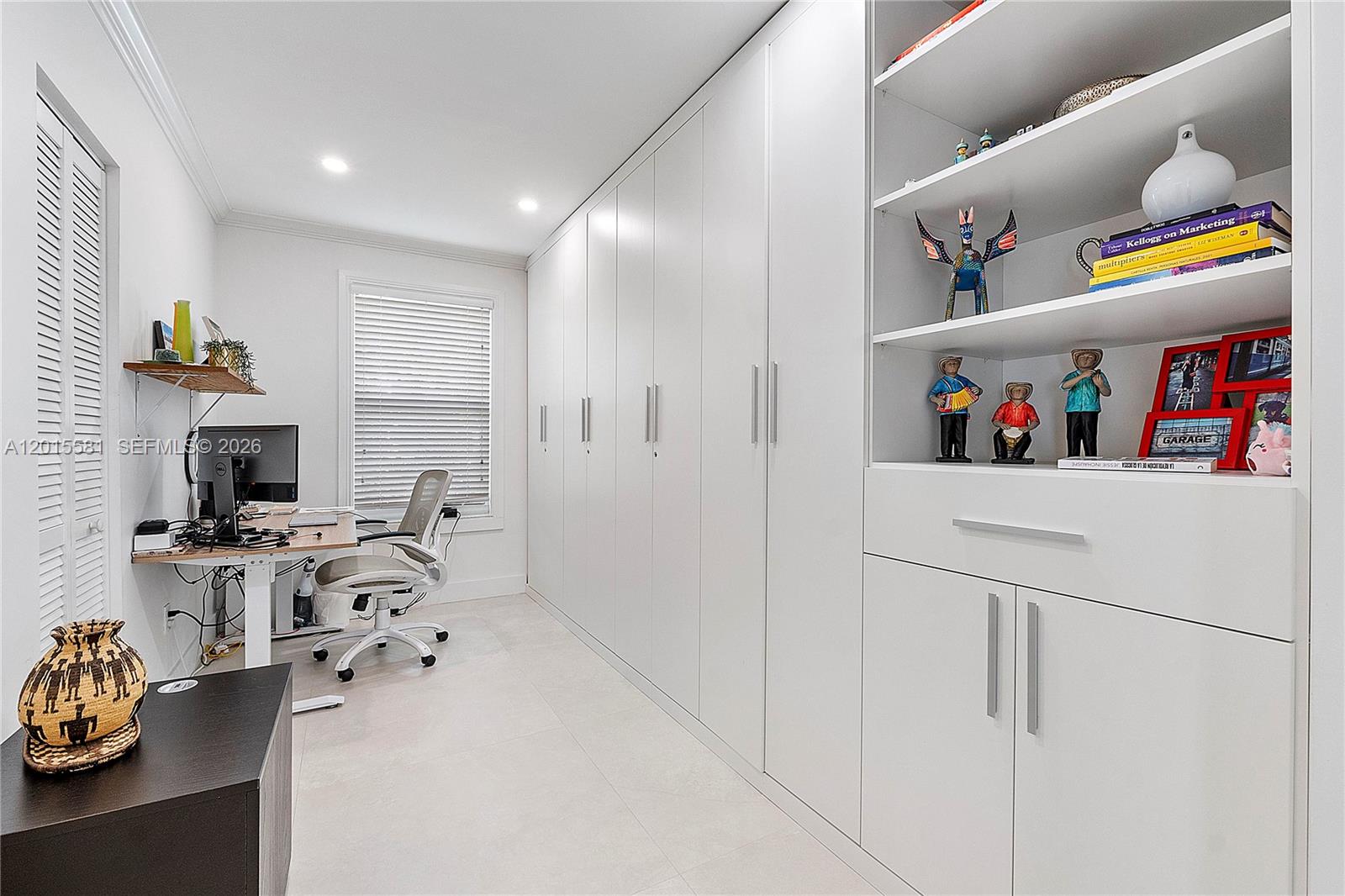301 Hampton Ln, Key Biscayne FL 33149