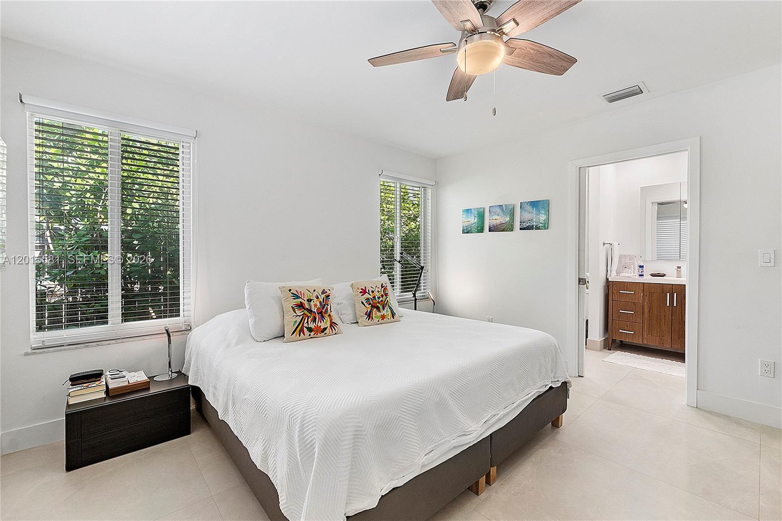 301 Hampton Ln, Key Biscayne FL 33149