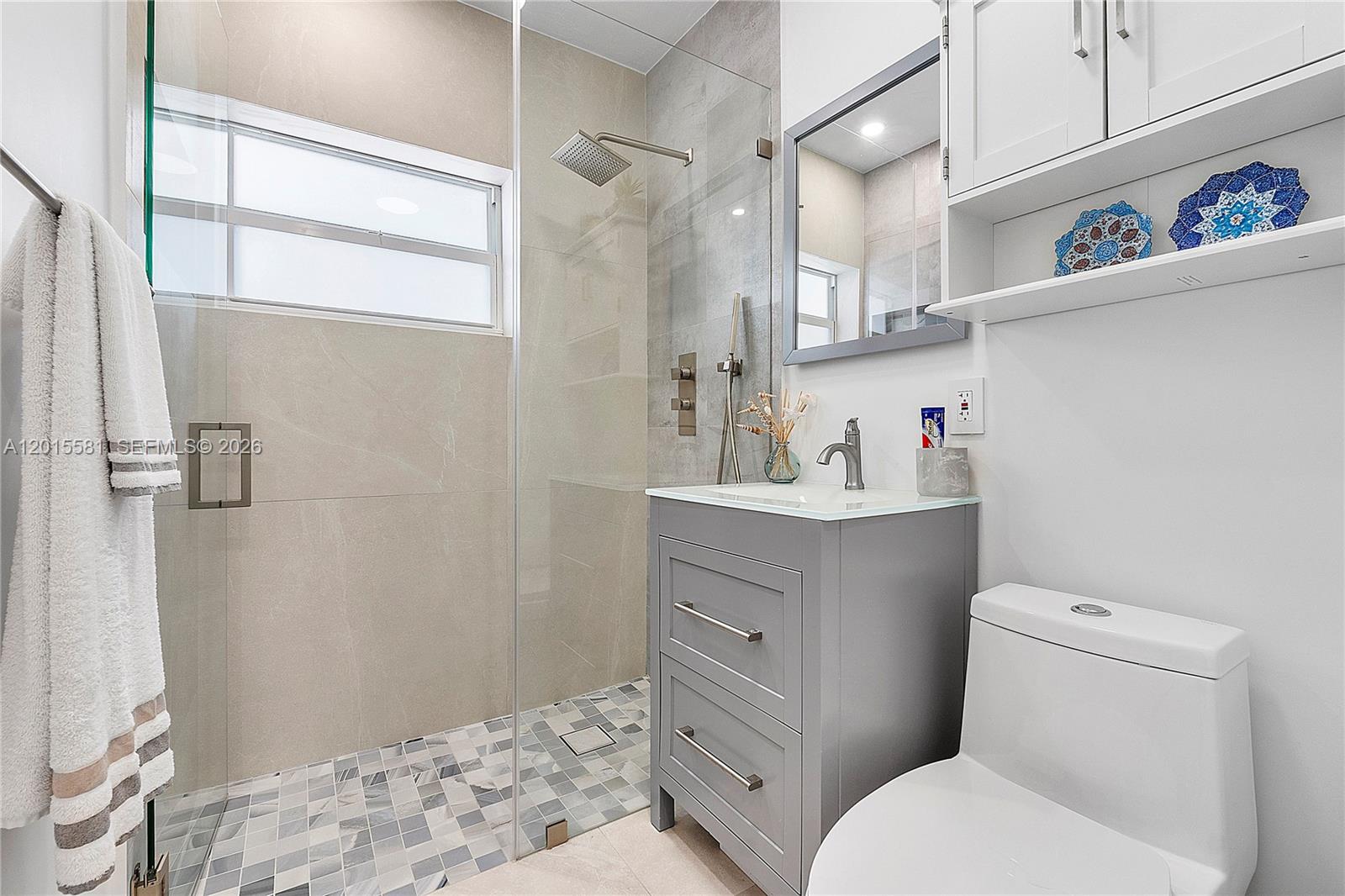 301 Hampton Ln, Key Biscayne FL 33149