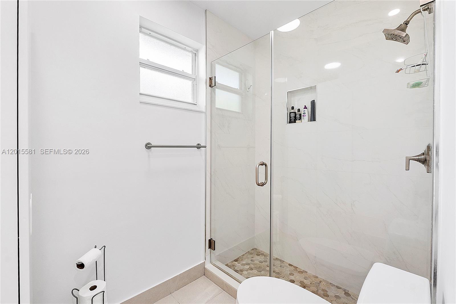301 Hampton Ln, Key Biscayne FL 33149