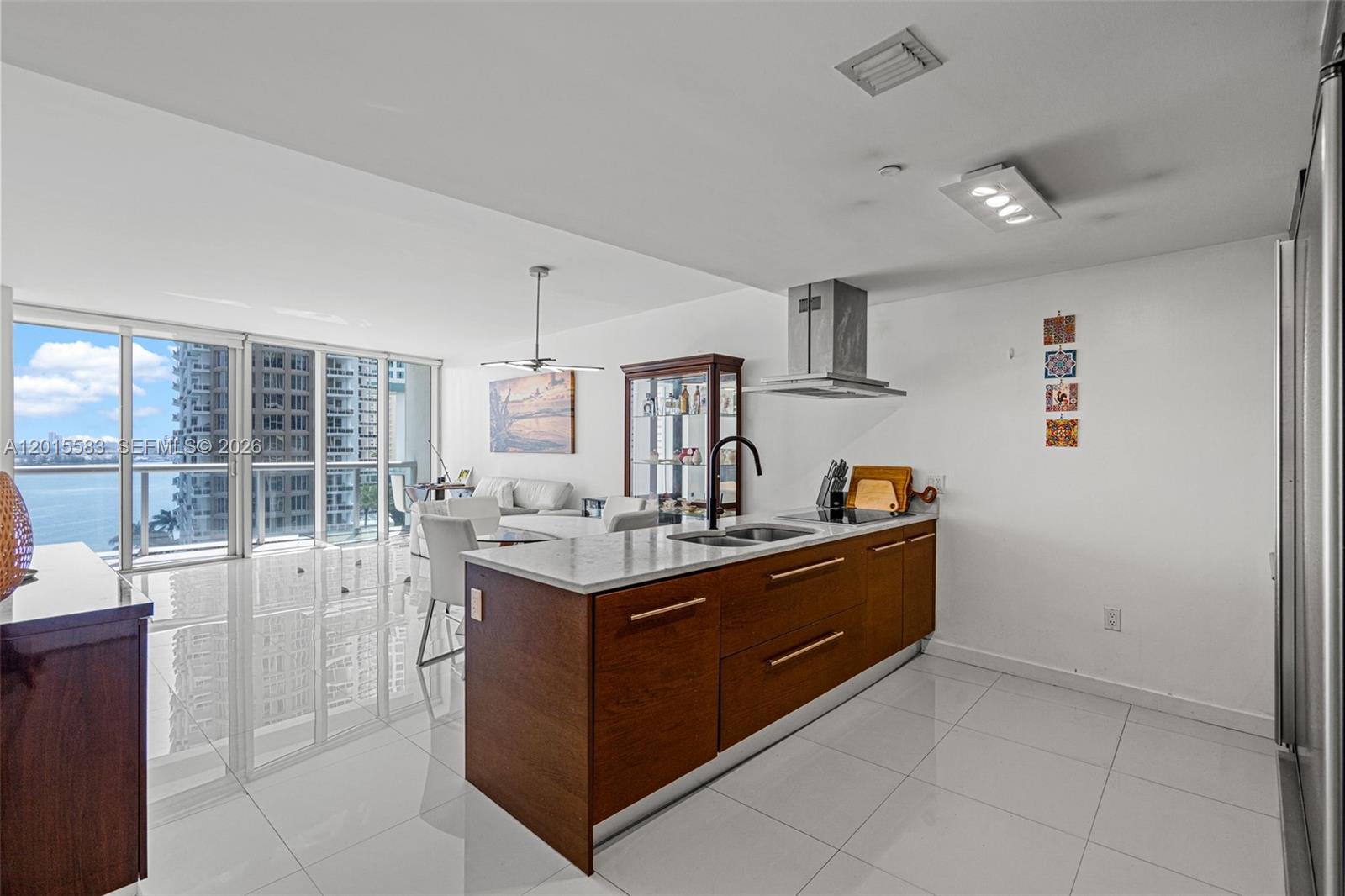 465 Brickell Ave #1016, Miami FL 33131