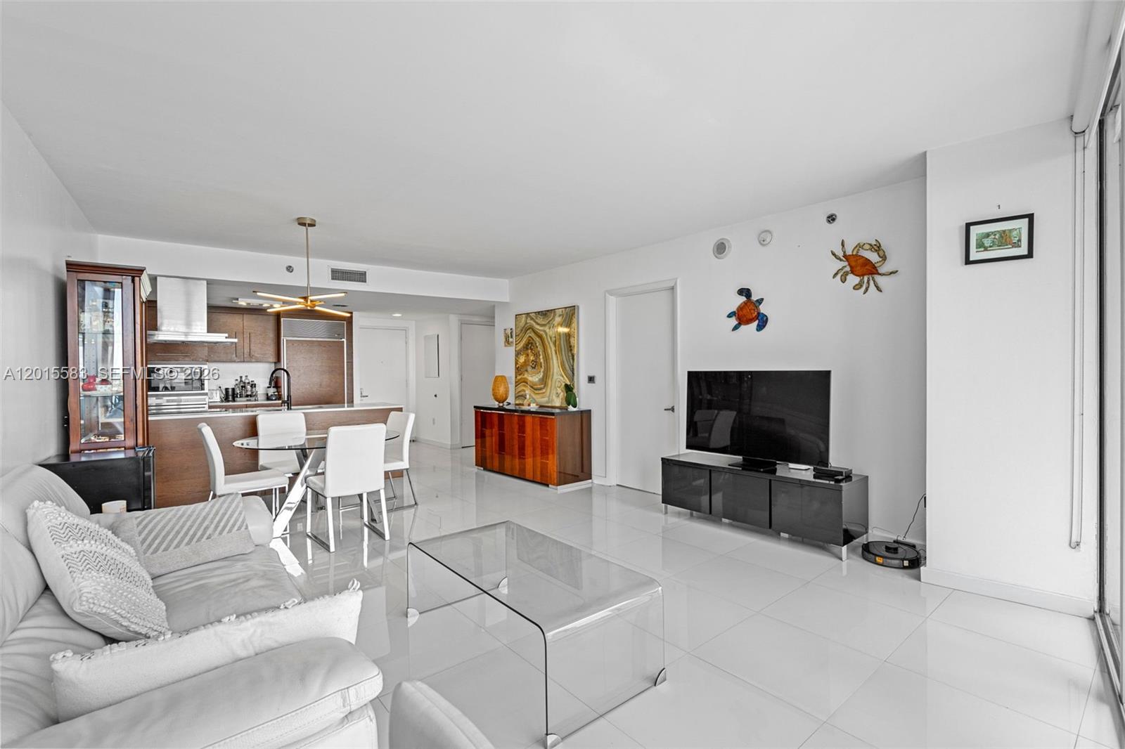465 Brickell Ave #1016, Miami FL 33131