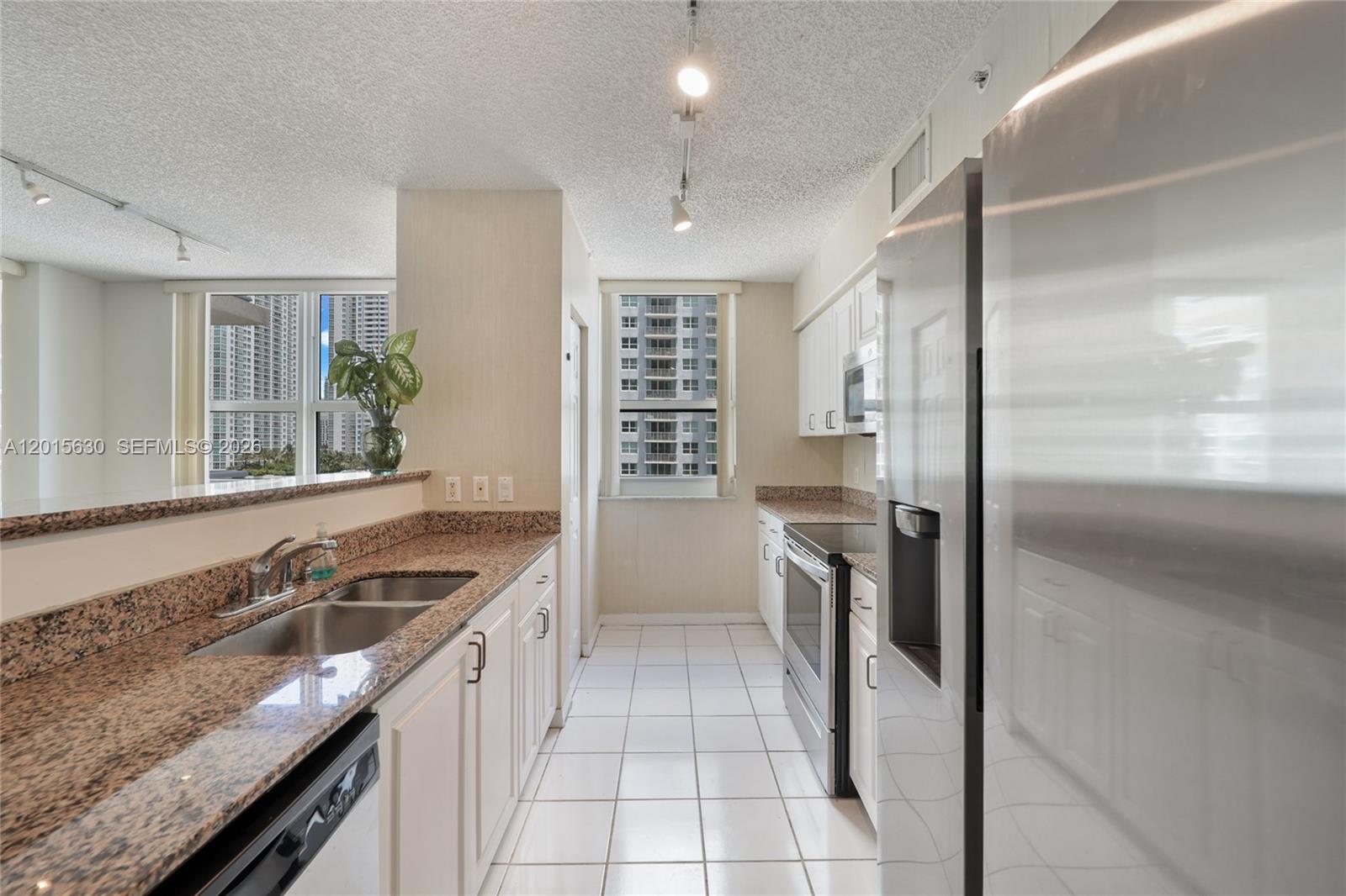1155 BRICKELL BAY DR #1602, Miami FL 33131
