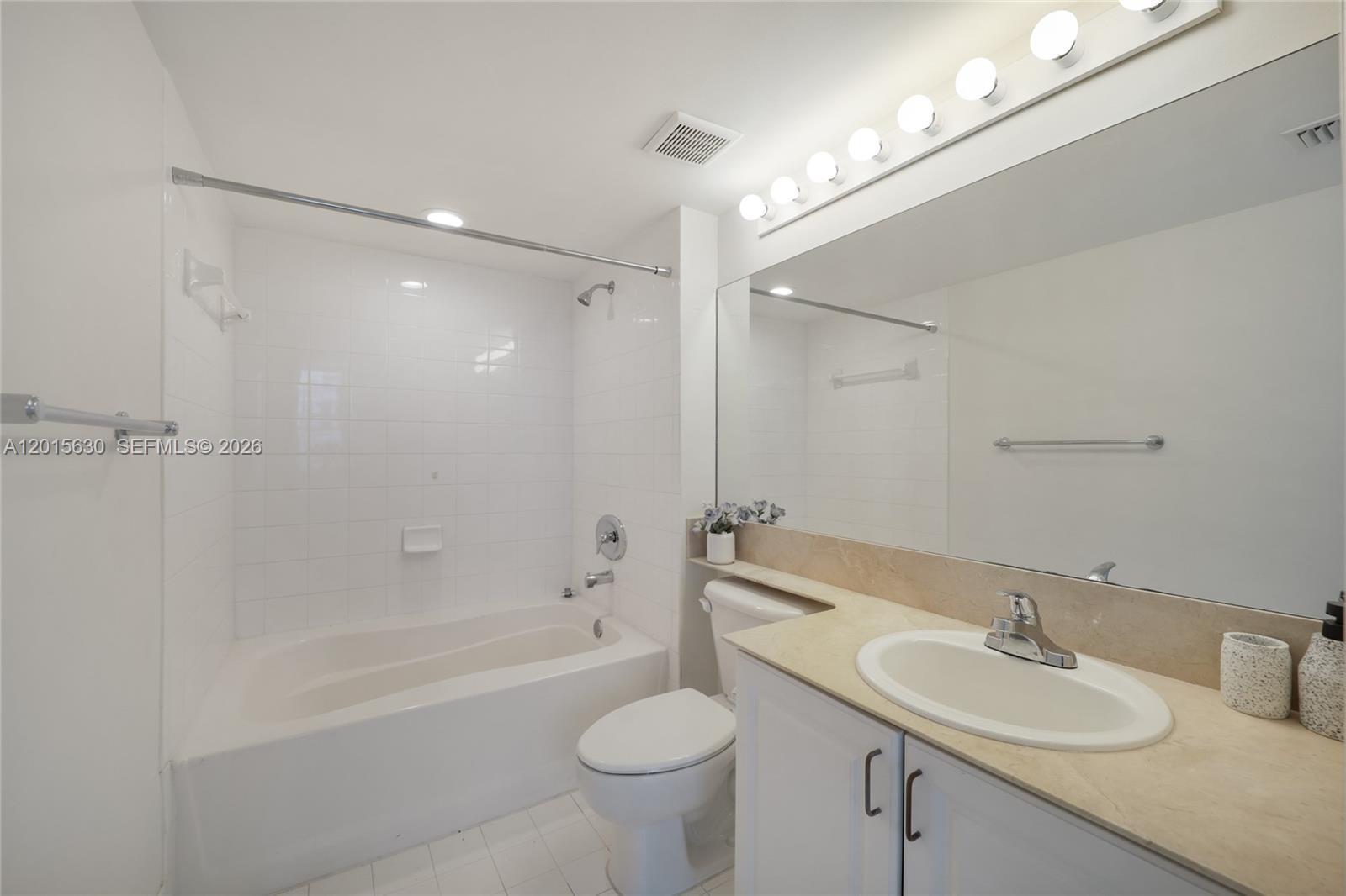 1155 BRICKELL BAY DR #1602, Miami FL 33131