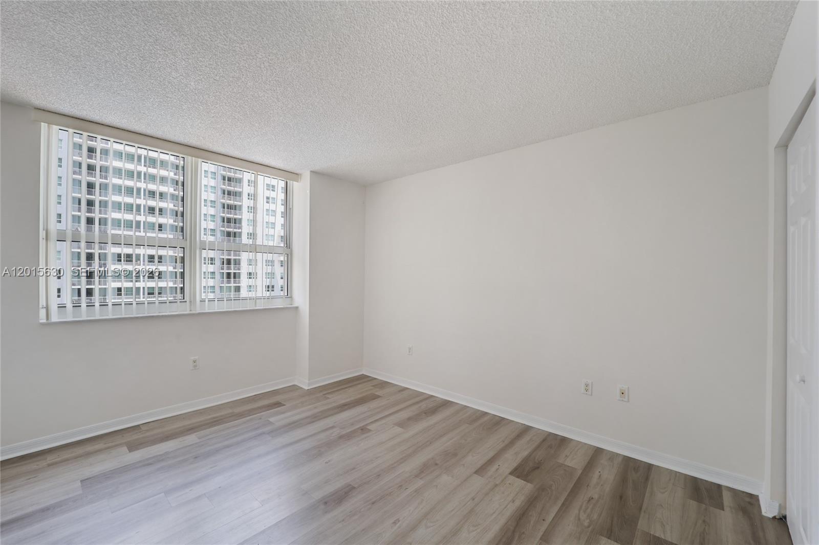1155 BRICKELL BAY DR #1602, Miami FL 33131