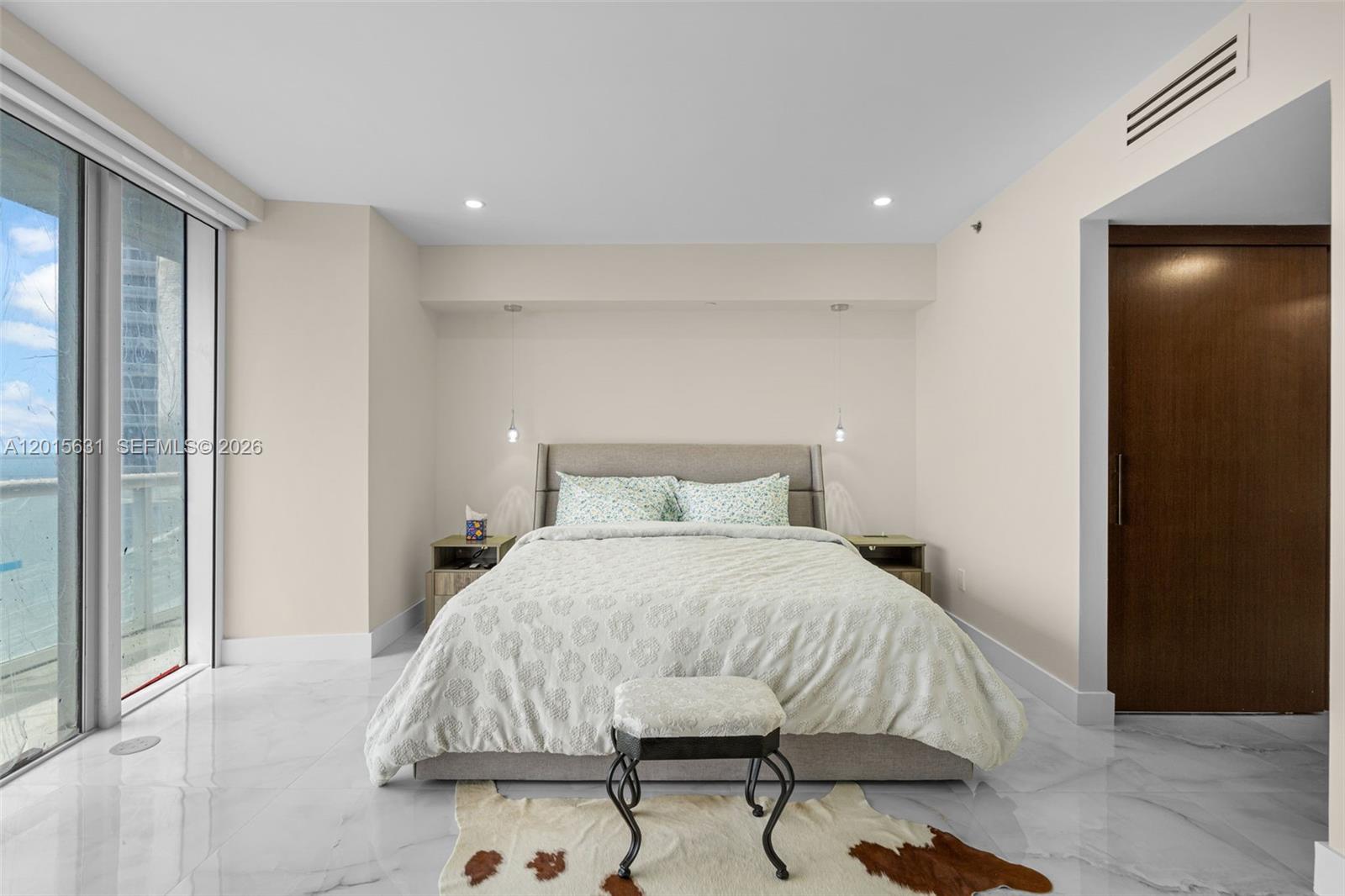 465 Brickell Ave #3301, Miami FL 33131