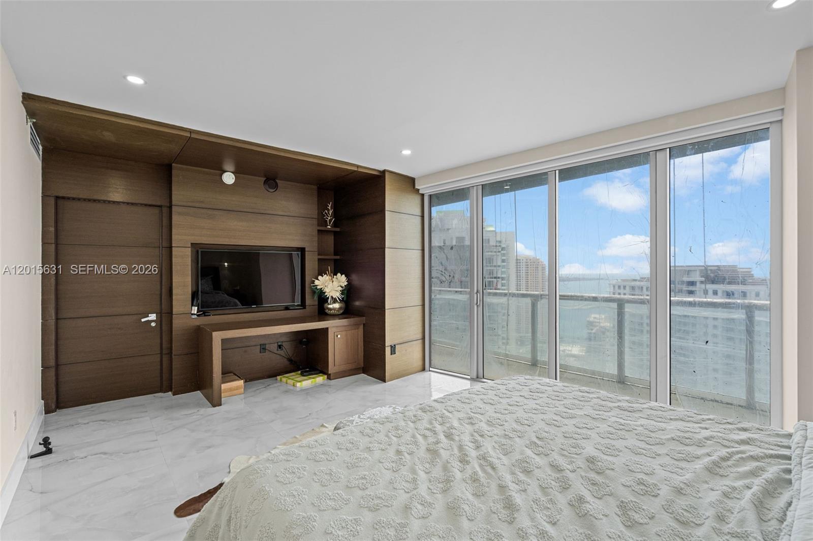 465 Brickell Ave #3301, Miami FL 33131