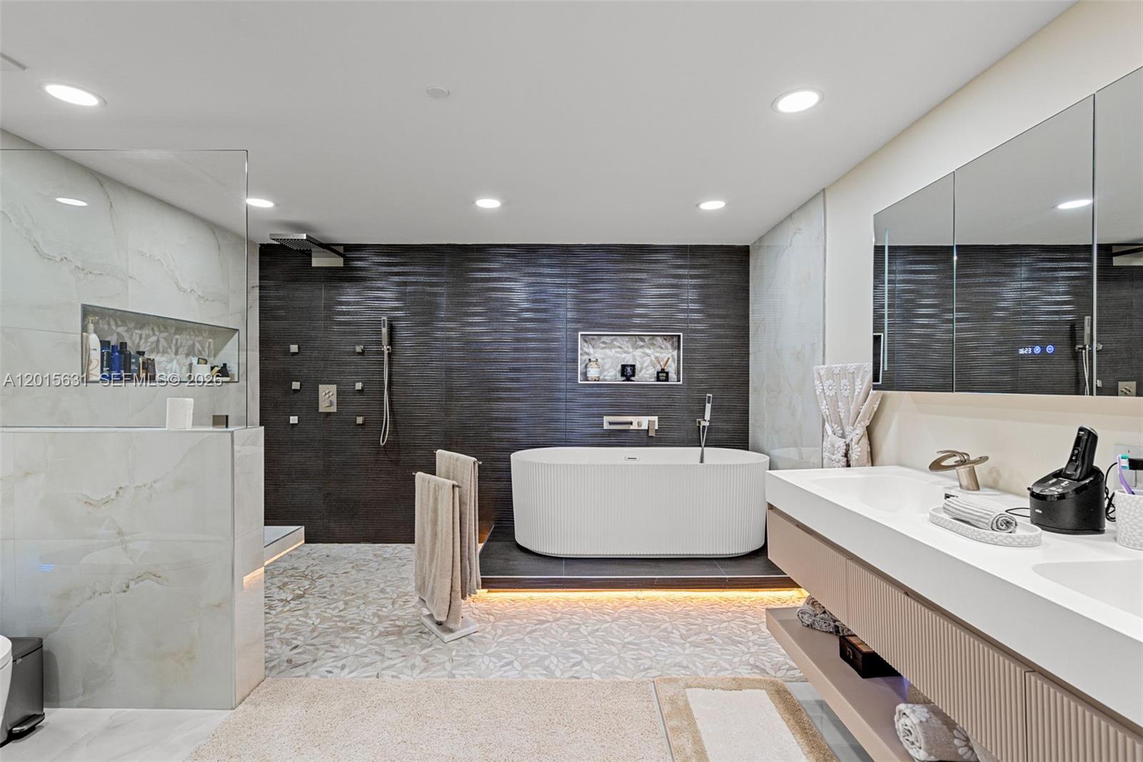 465 Brickell Ave #3301, Miami FL 33131