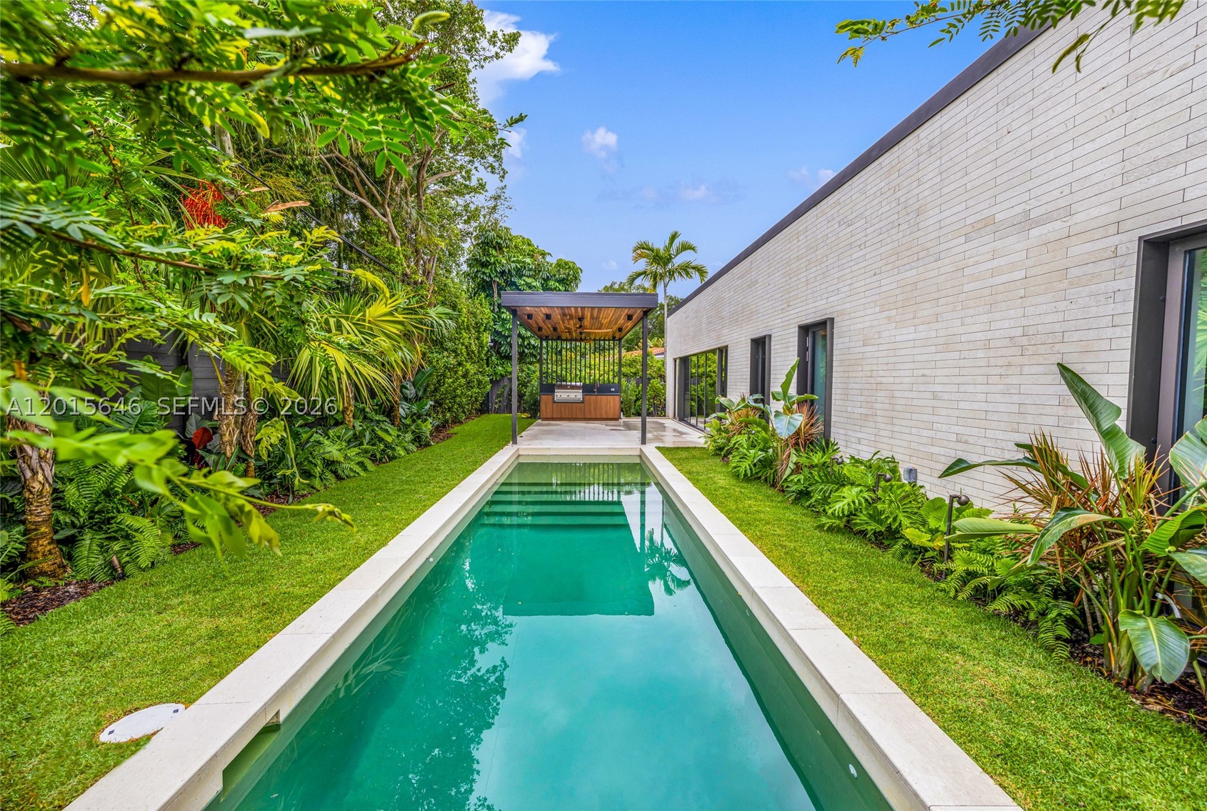 72 W Shore Dr W, Miami FL 33133