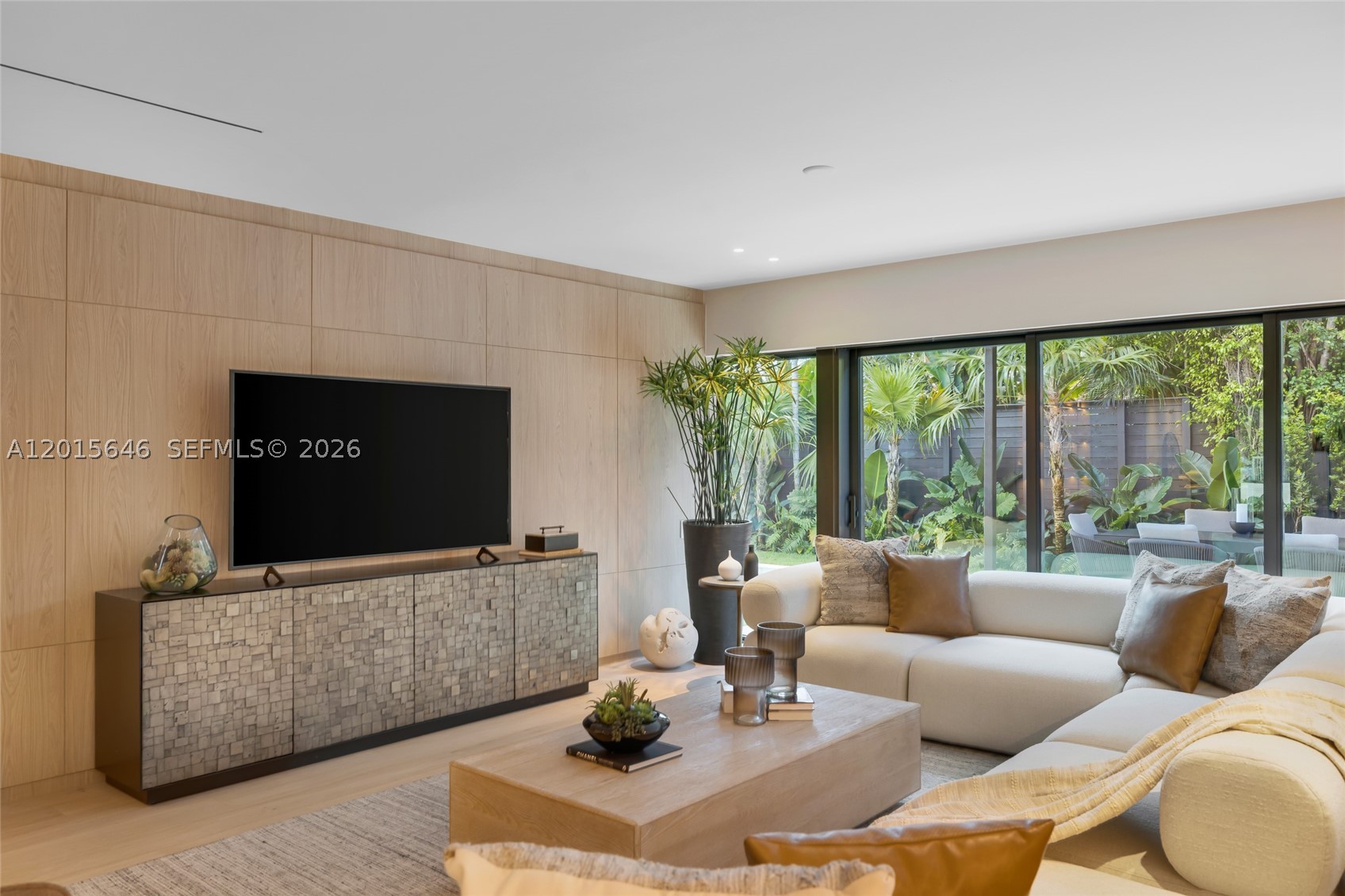 72 W Shore Dr W, Miami FL 33133