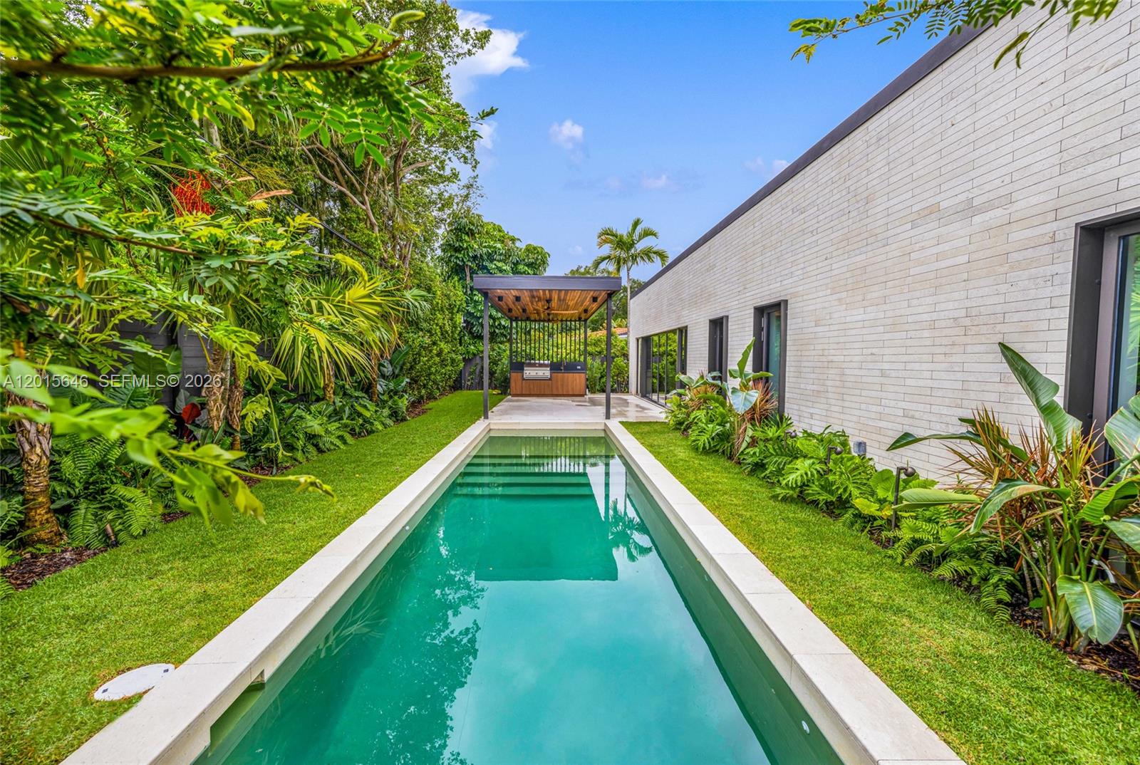 72 W Shore Dr W, Miami FL 33133
